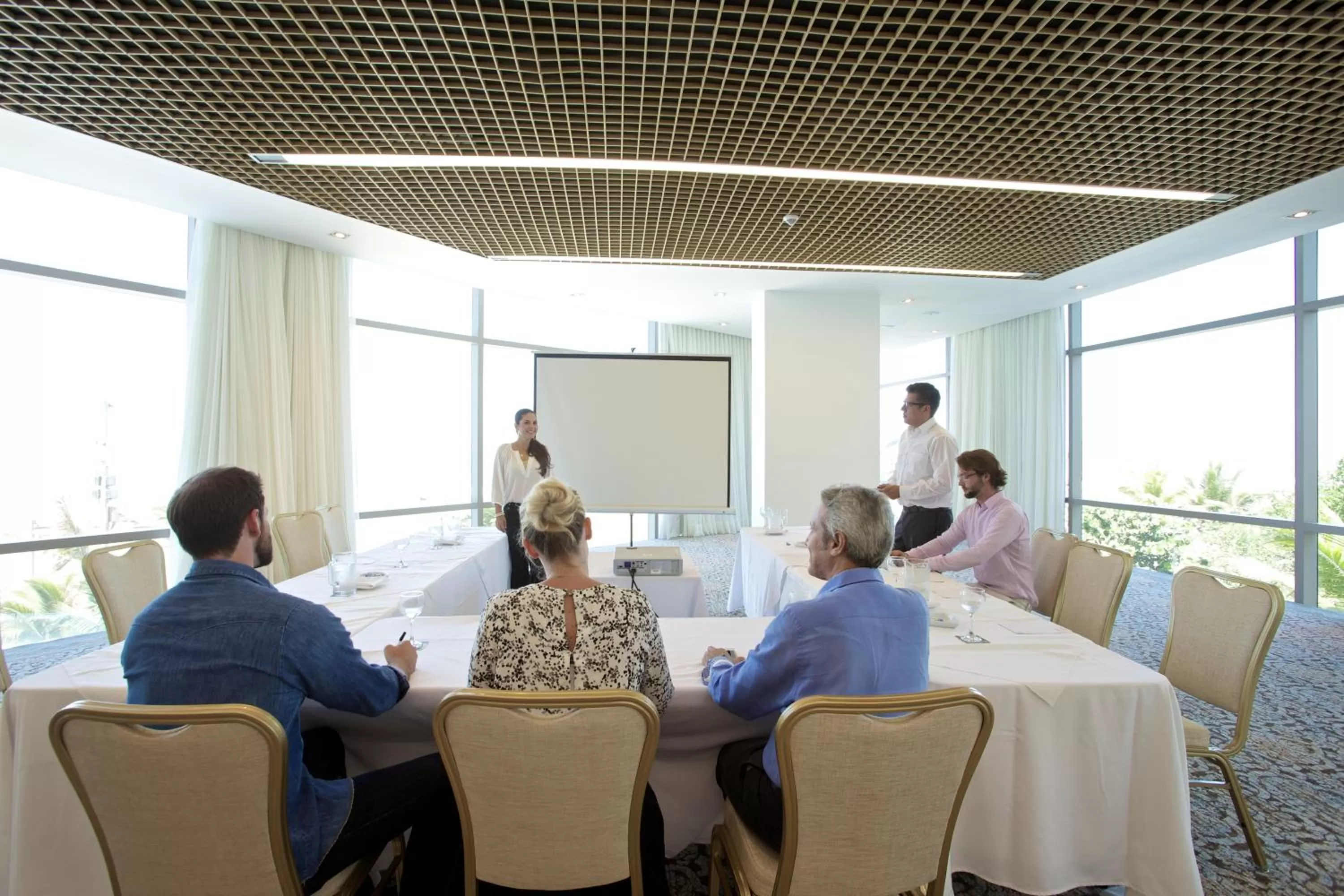 Business facilities in Radisson Cartagena Ocean Pavillion Hotel