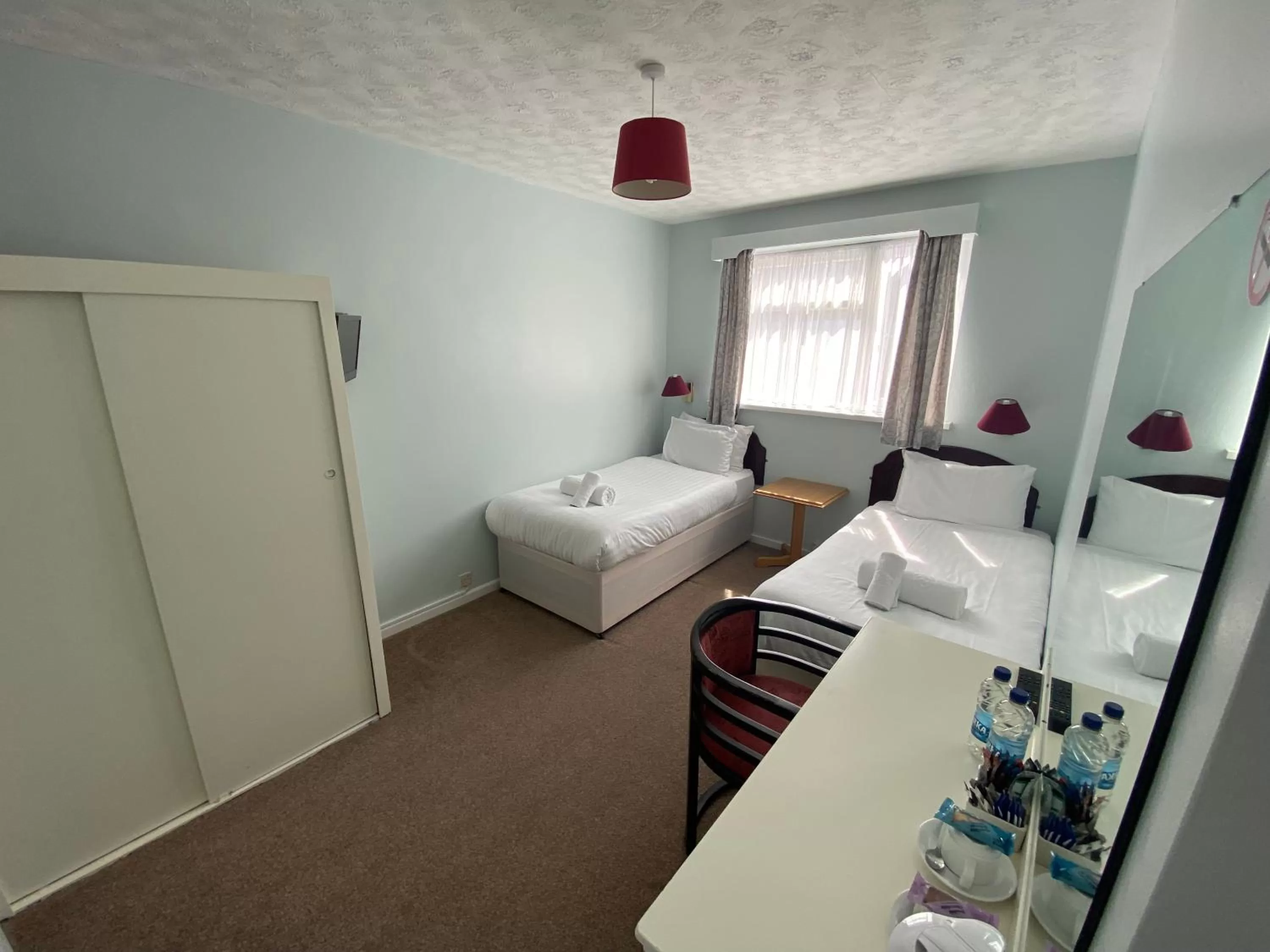 Photo of the whole room, Bed in The Fairhaven Hotel