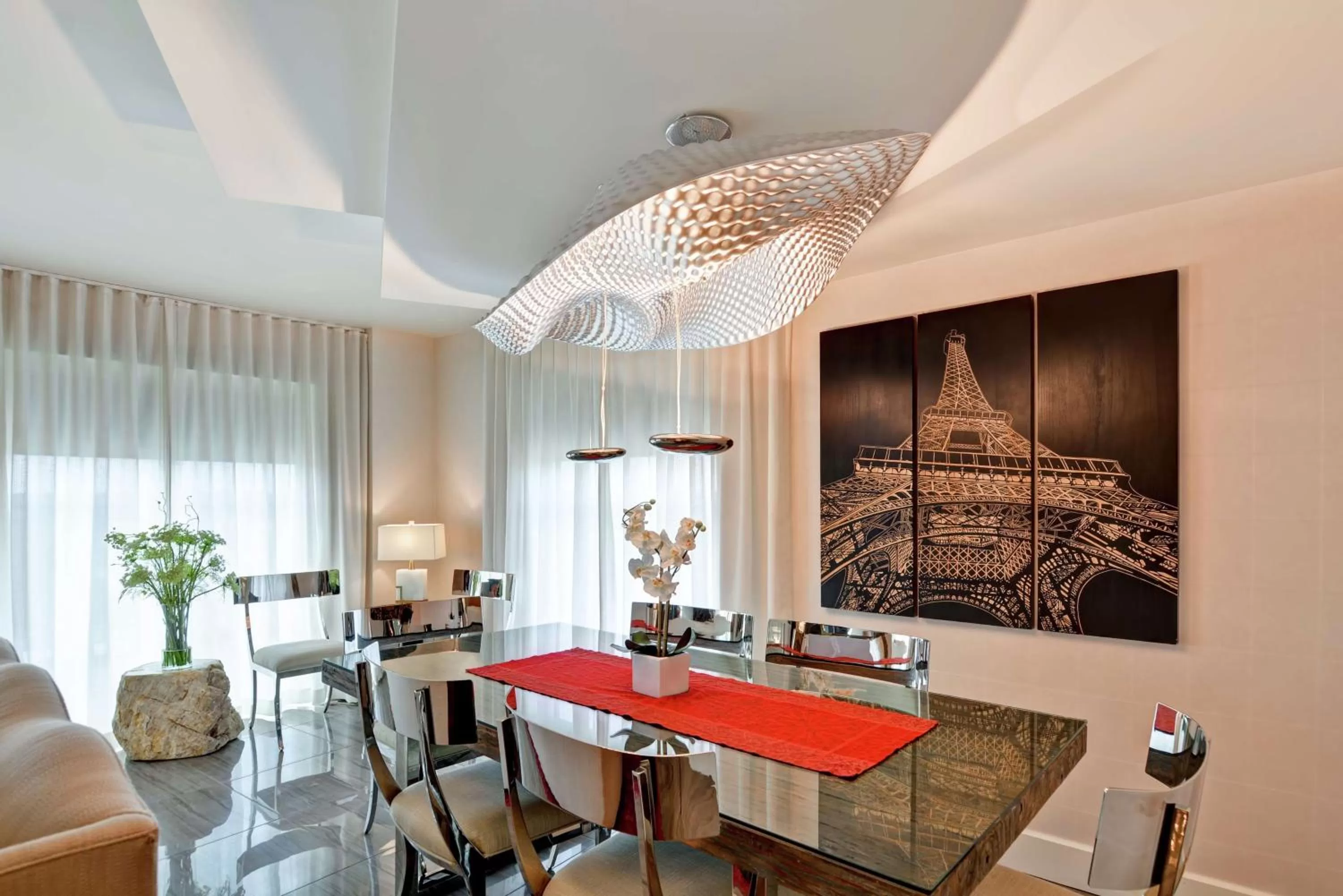 Living room in Hilton Garden Inn Raleigh/Crabtree Valley