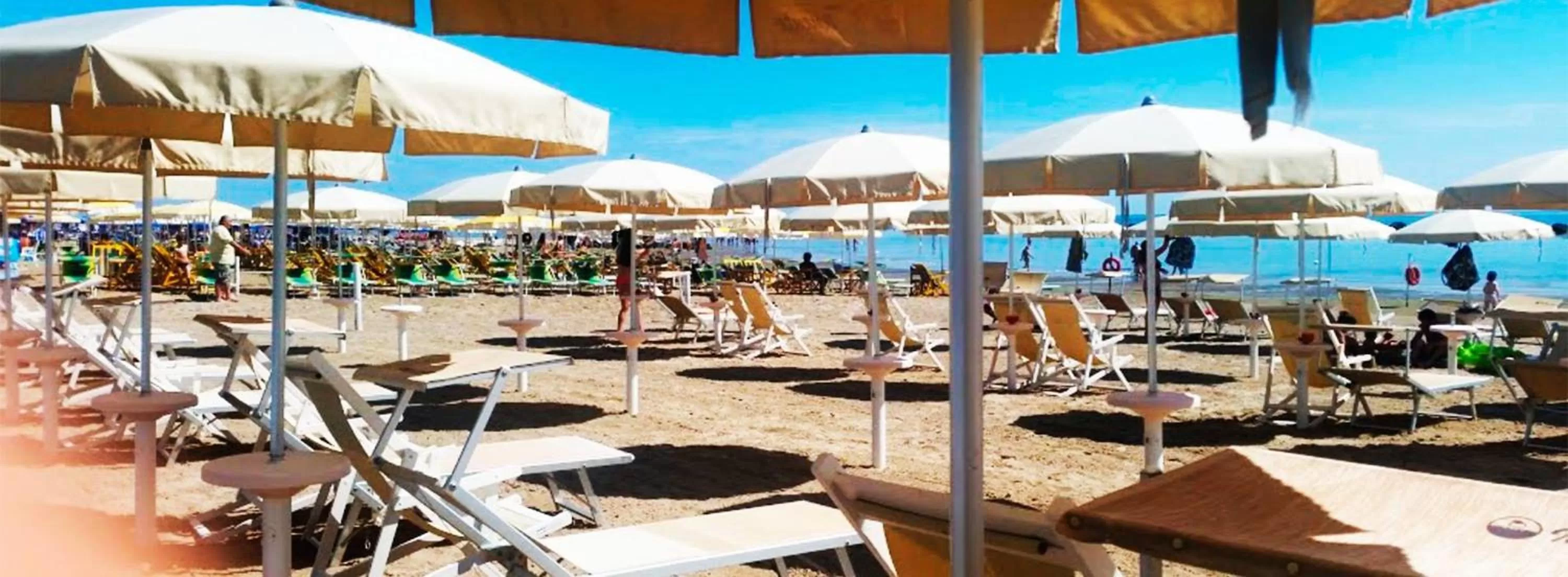 Beach in Hotel lo Squalo