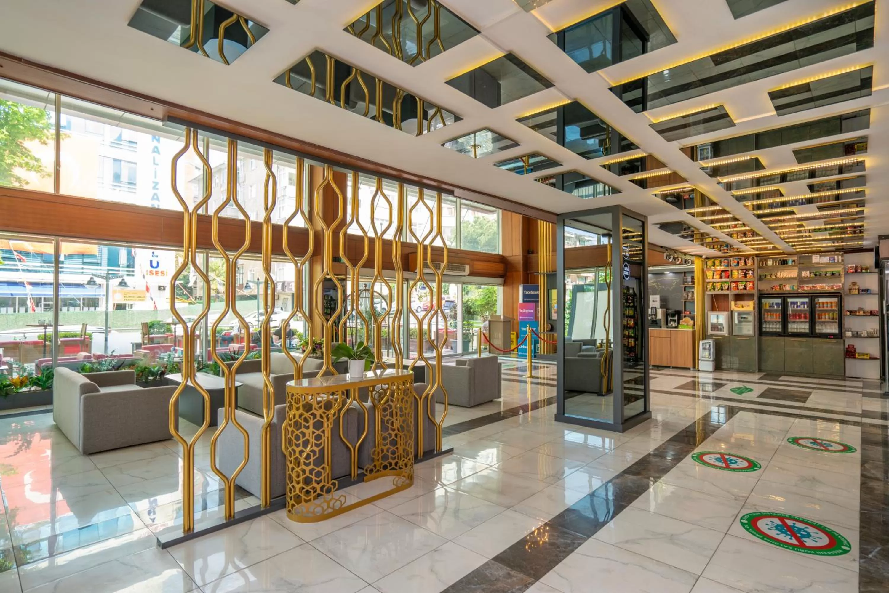 Lobby or reception in The Bostancı Otel