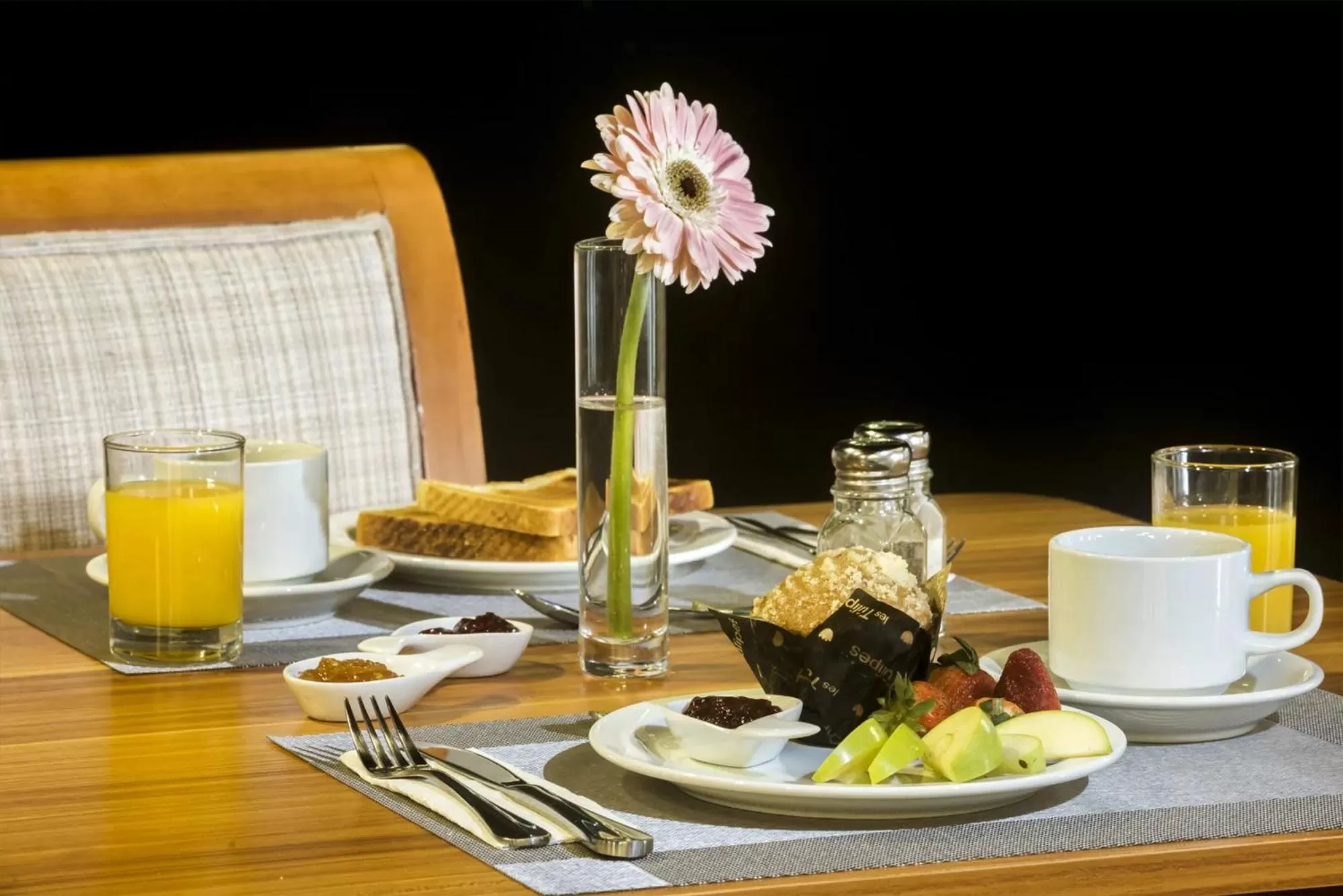 Breakfast in Urban Green Hotel & Suites