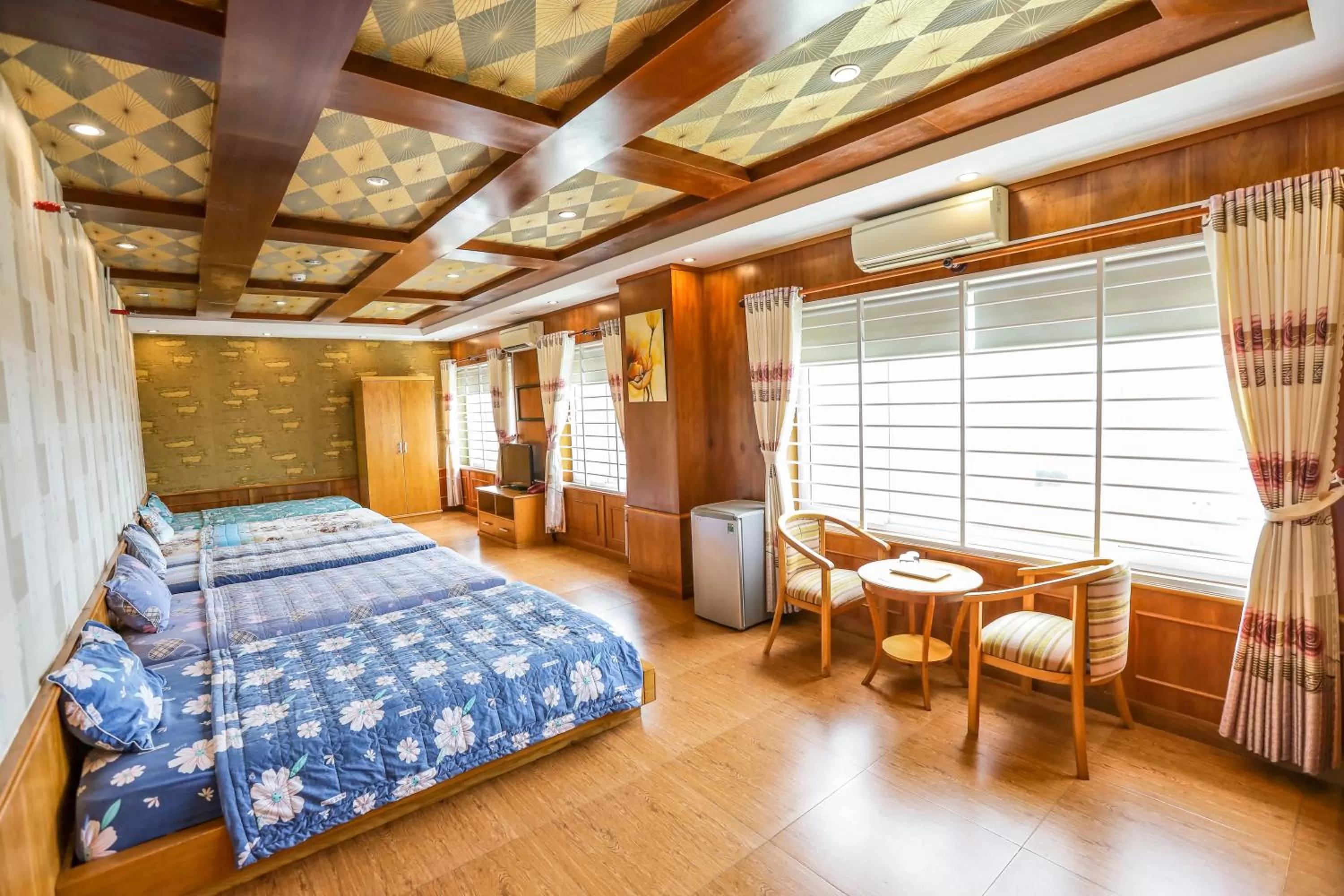 Photo of the whole room in CAROLINE SEA HOTEL