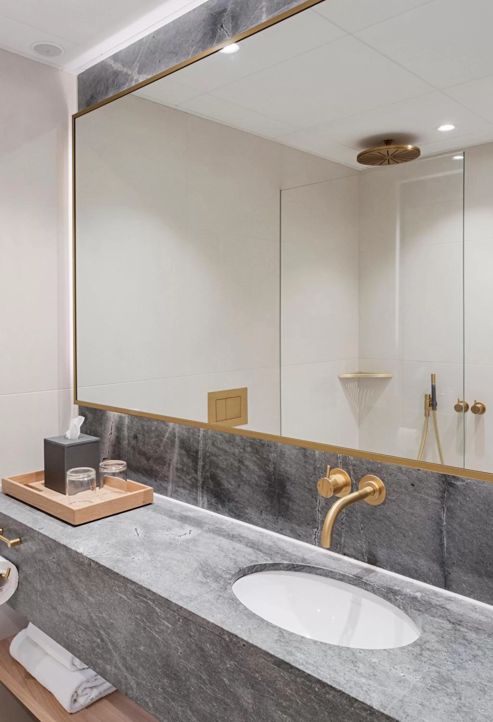 Shower in Copenhagen Admiral Hotel