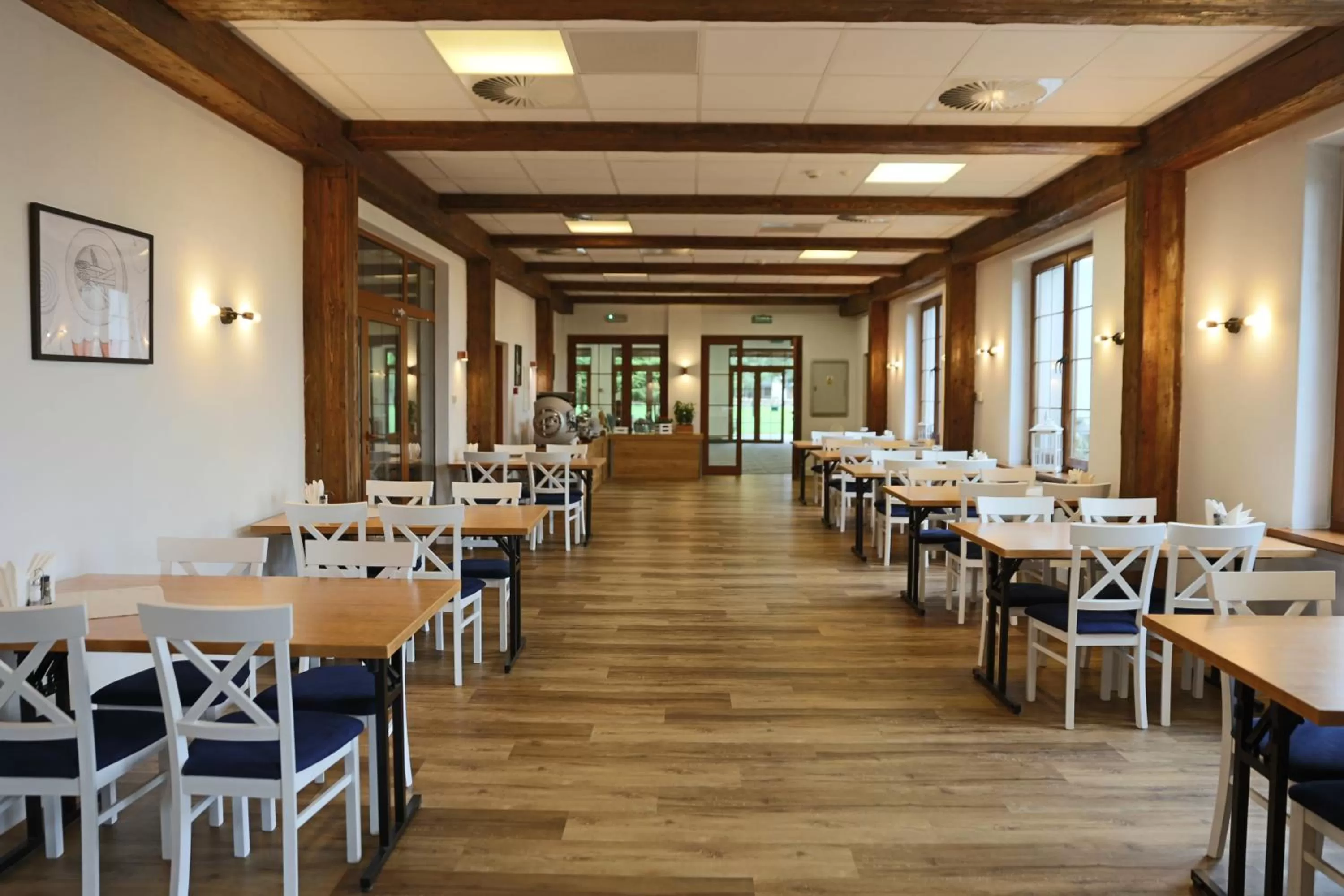 Restaurant/places to eat in HOTEL CICHA WODA NIEPORĘT