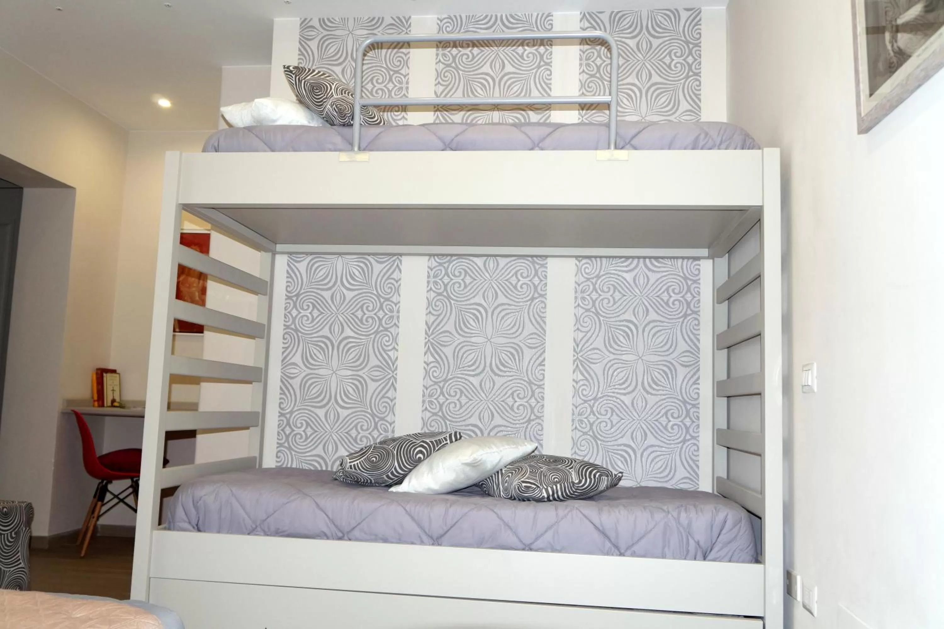 bunk bed in Nolana '86