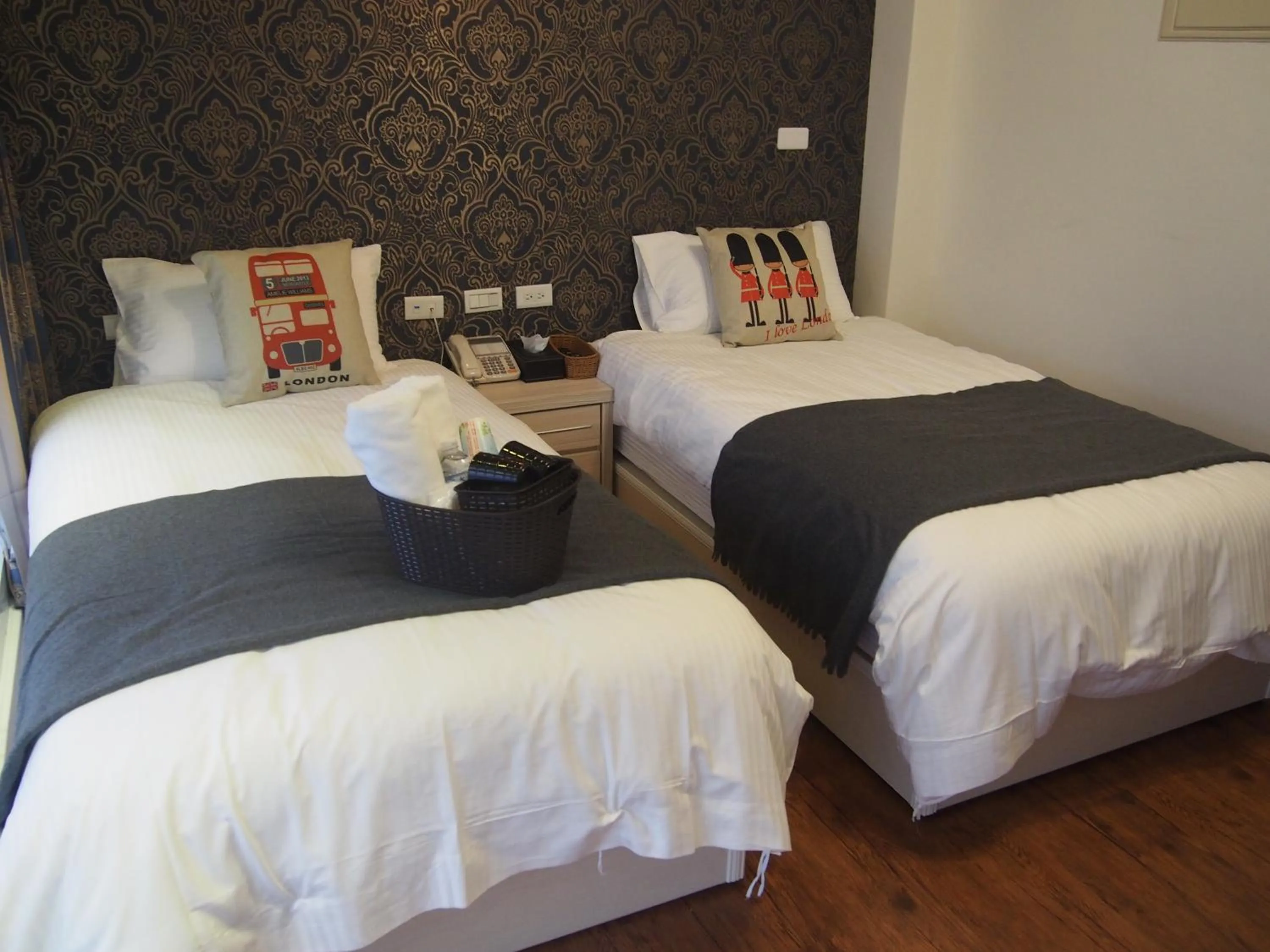 bunk bed, Bed in Successful 168 B&B