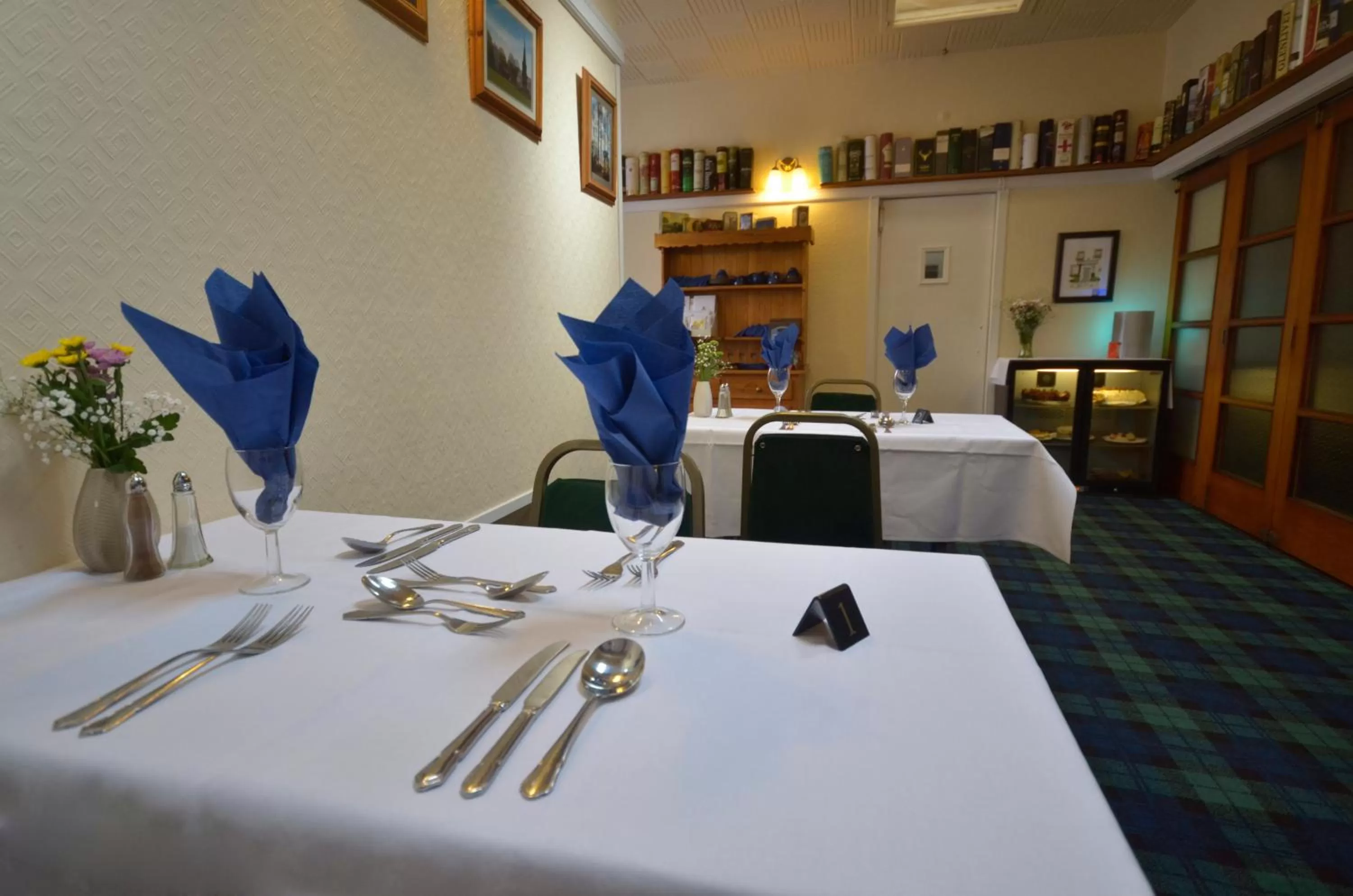 Restaurant/places to eat in Auld Cross Keys Inn