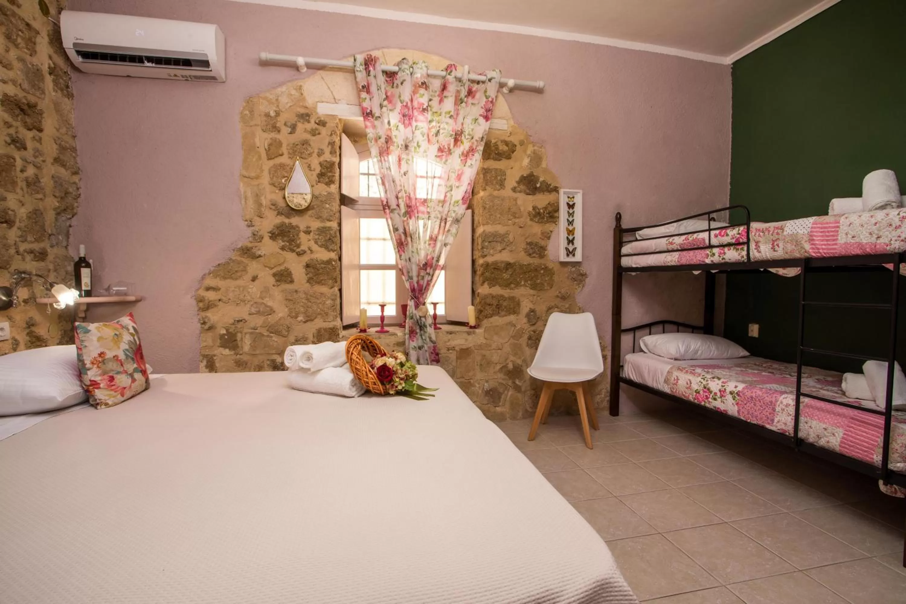 Bedroom, Bed in Attiki Hotel