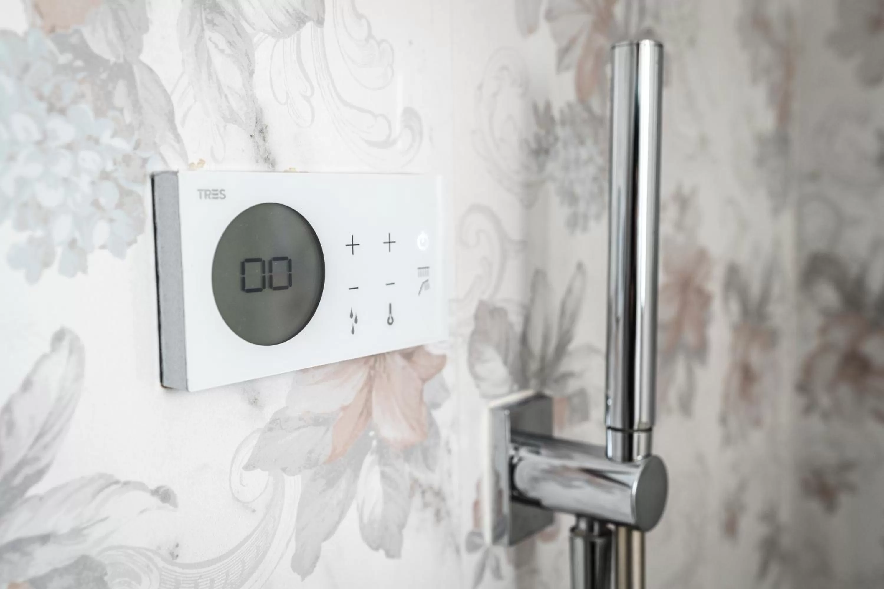 Shower in Villa Noctis