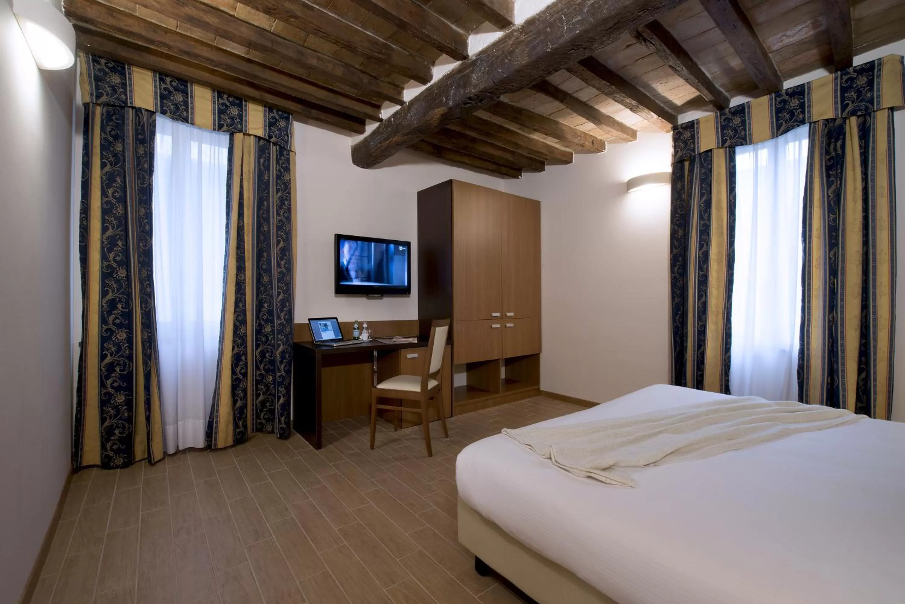 Photo of the whole room, Bed in Hotel Villa Ducale