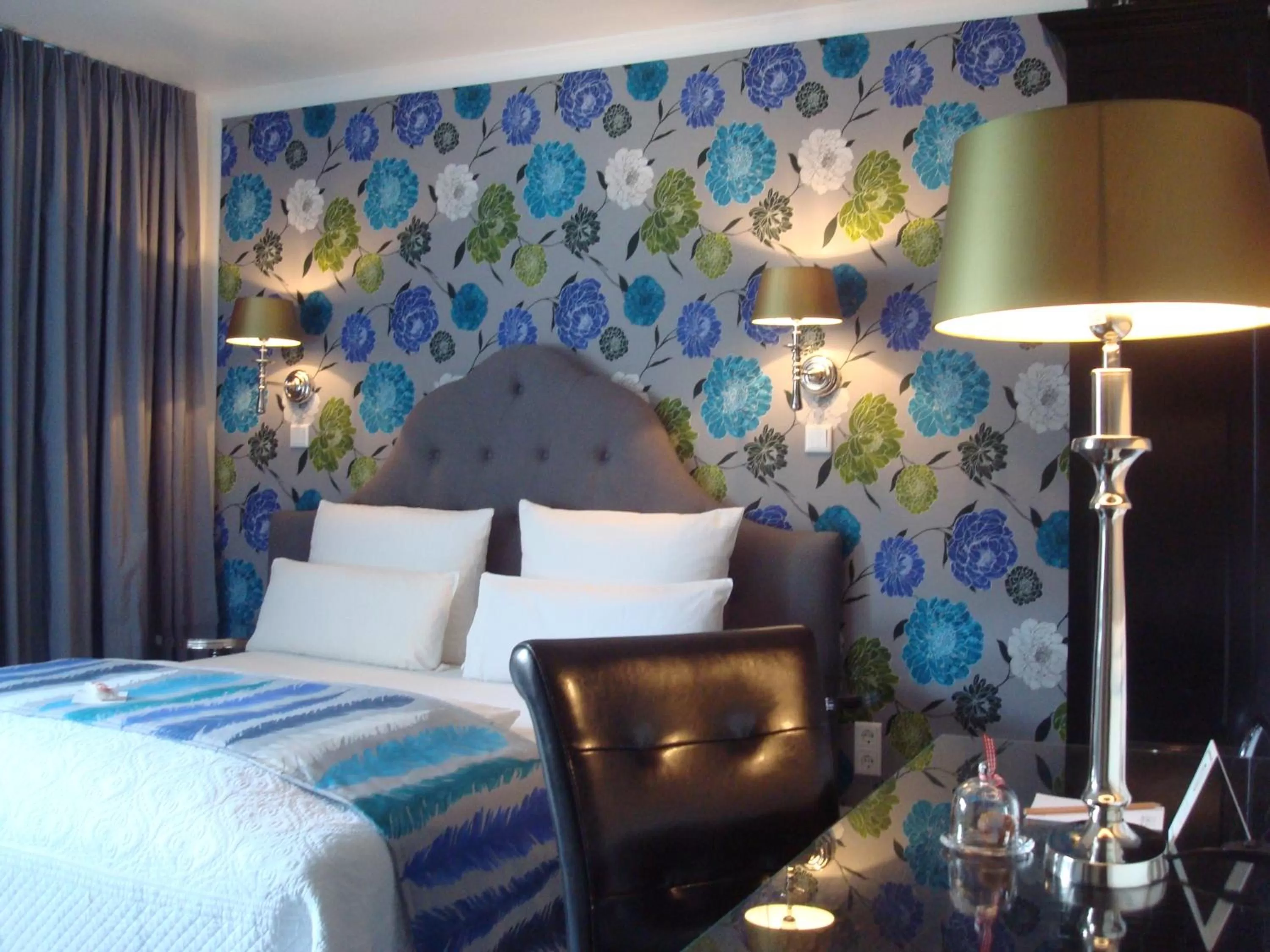 Photo of the whole room, Bed in Hotel Sir & Lady Astor