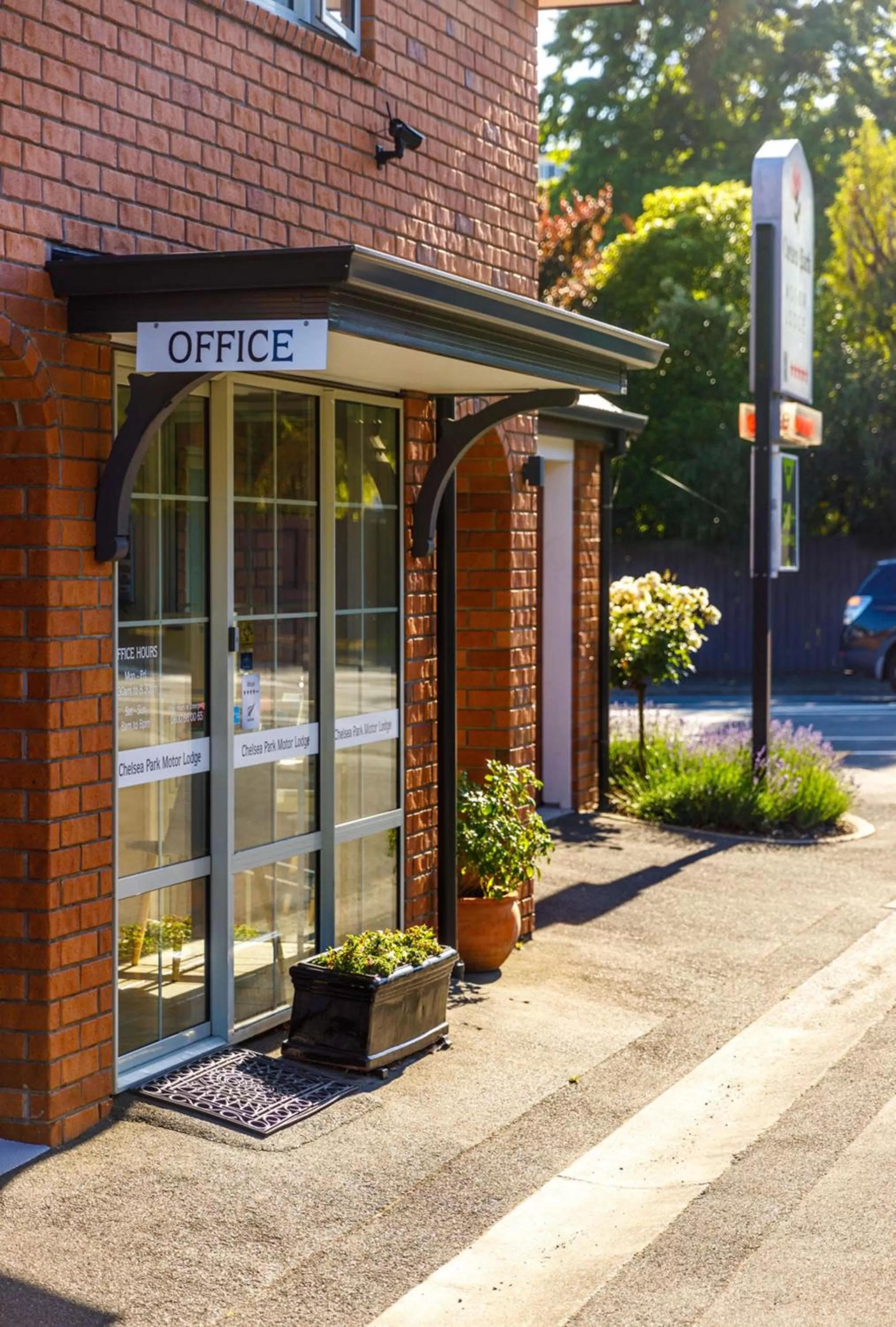 Facade/entrance in Chelsea Park Motor Lodge