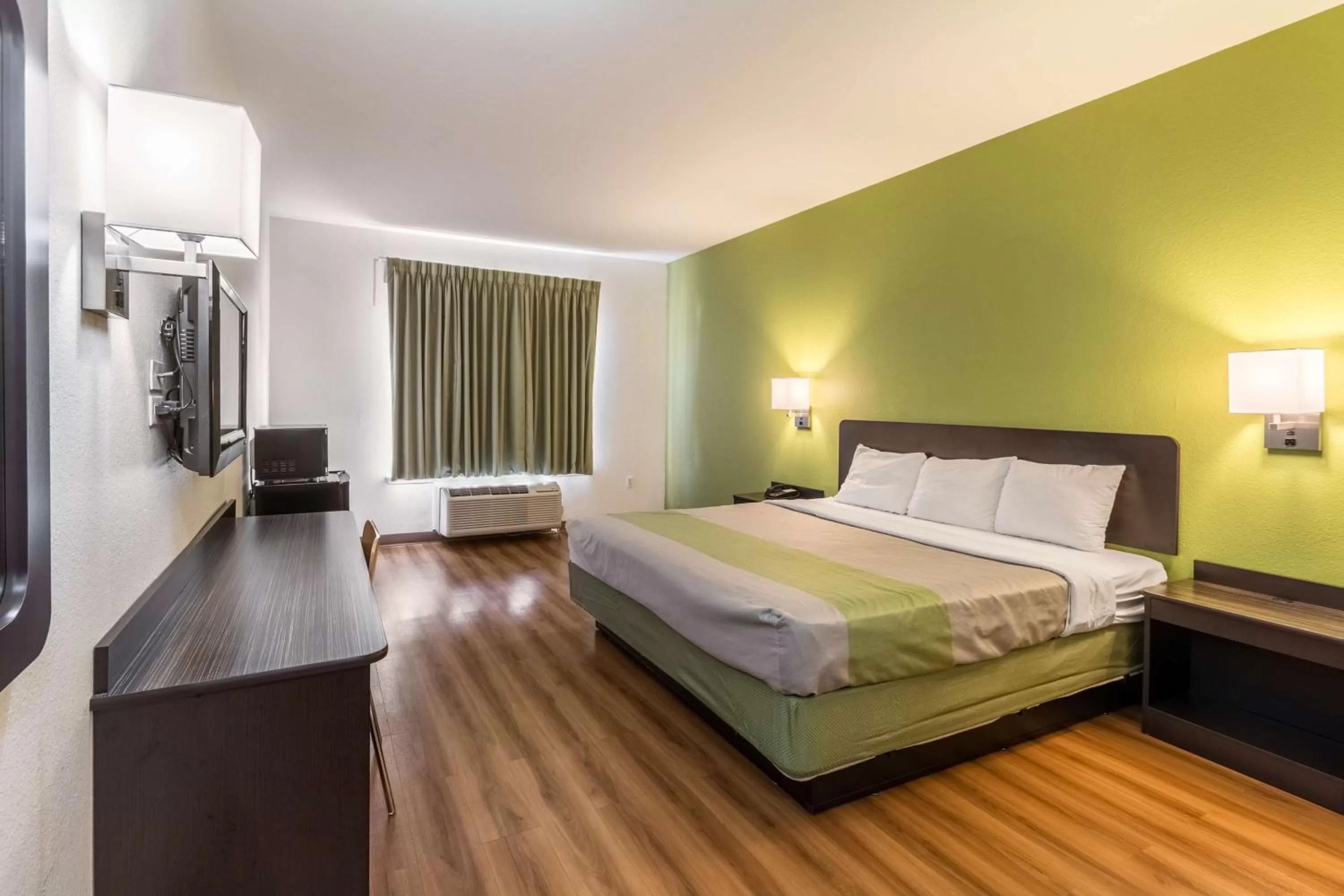 Photo of the whole room, Bed in Motel 6-North Richland Hills, TX - NE Fort Worth