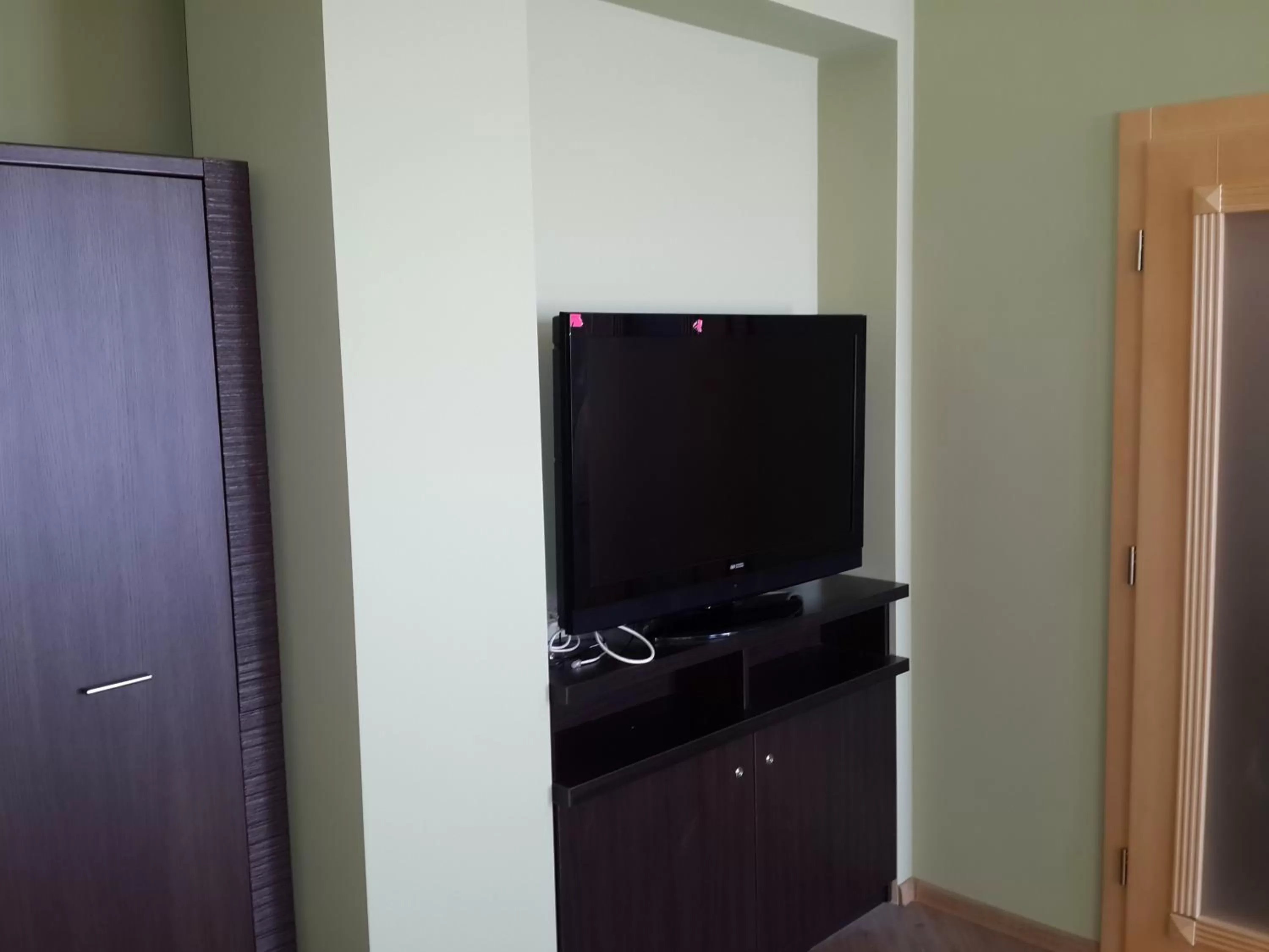 TV and multimedia, TV/Entertainment Center in Tulipan Hotel Aquapark