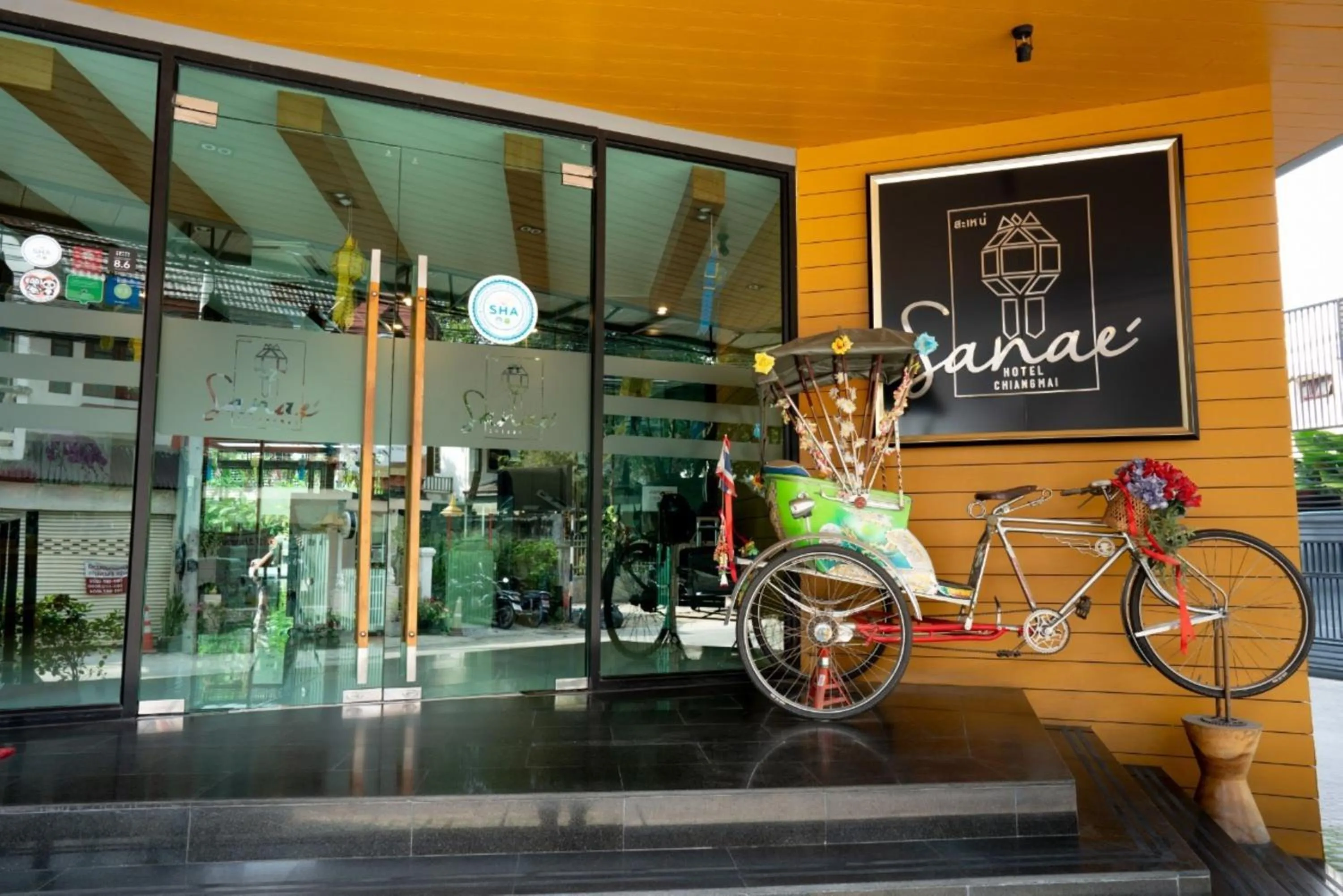 Property building in Sanae' Hotel Nimman