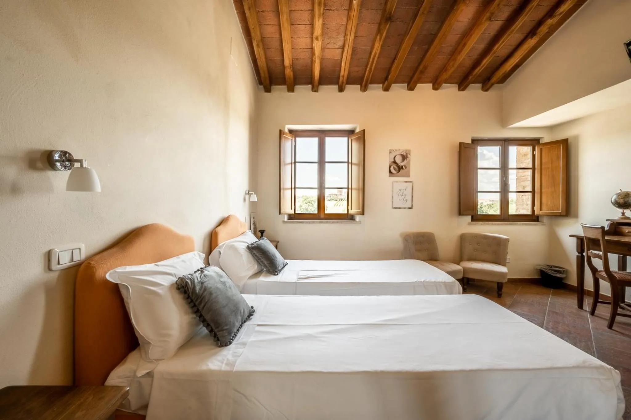 Photo of the whole room, Bed in Hotel More di Cuna