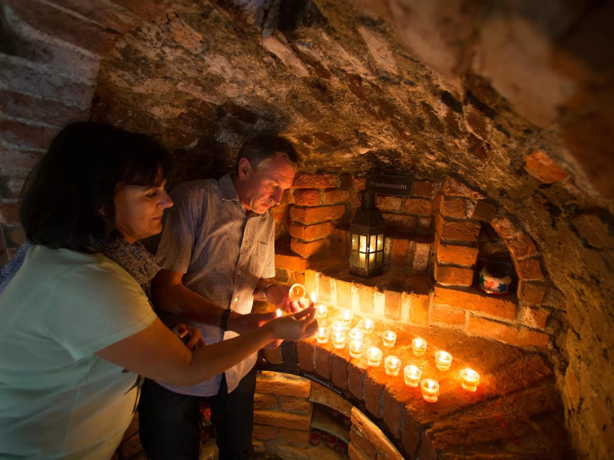 People in Hotel Locker & Legere