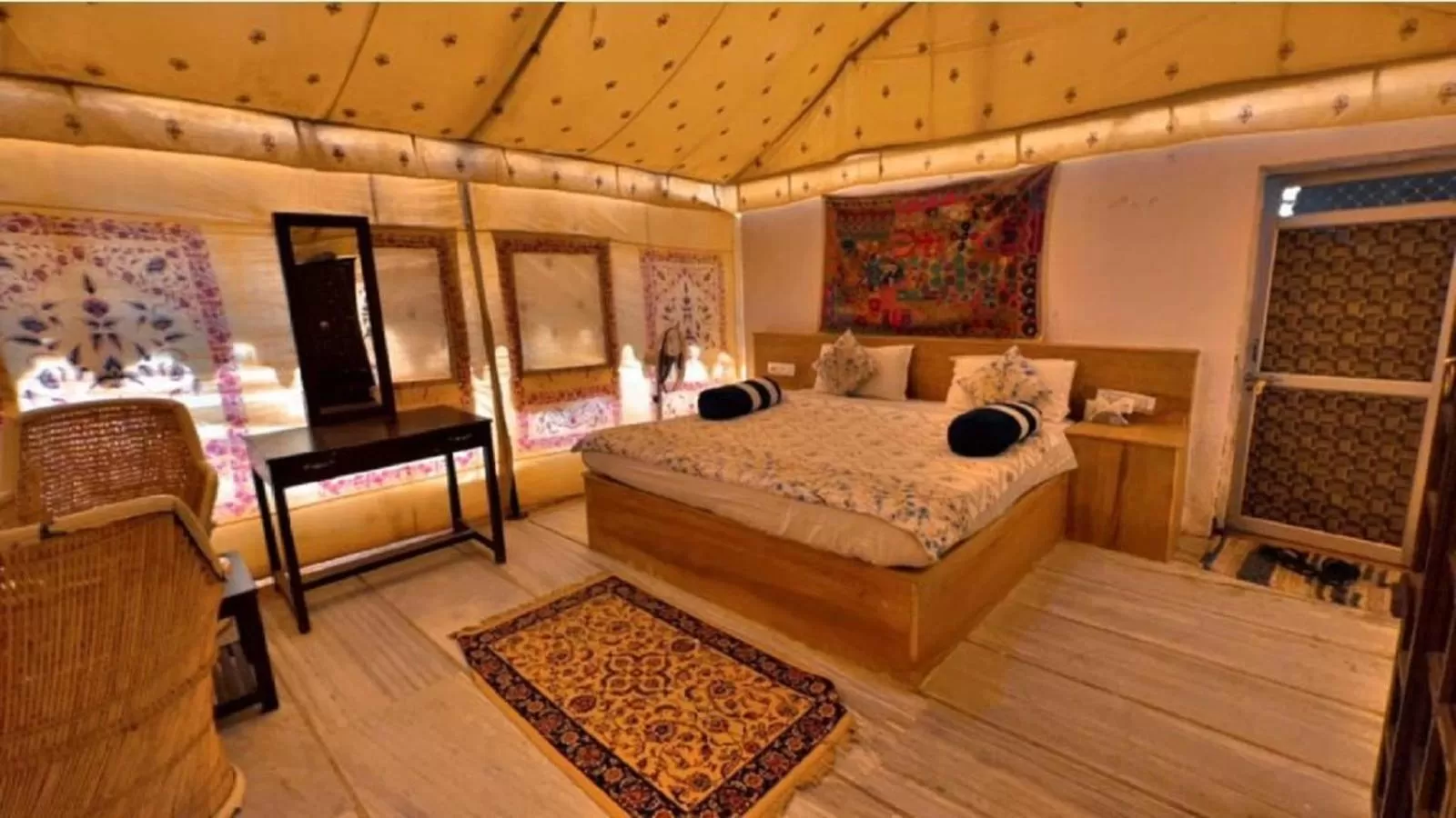 Property building, Bed in Rumis Desert Camp and Resort