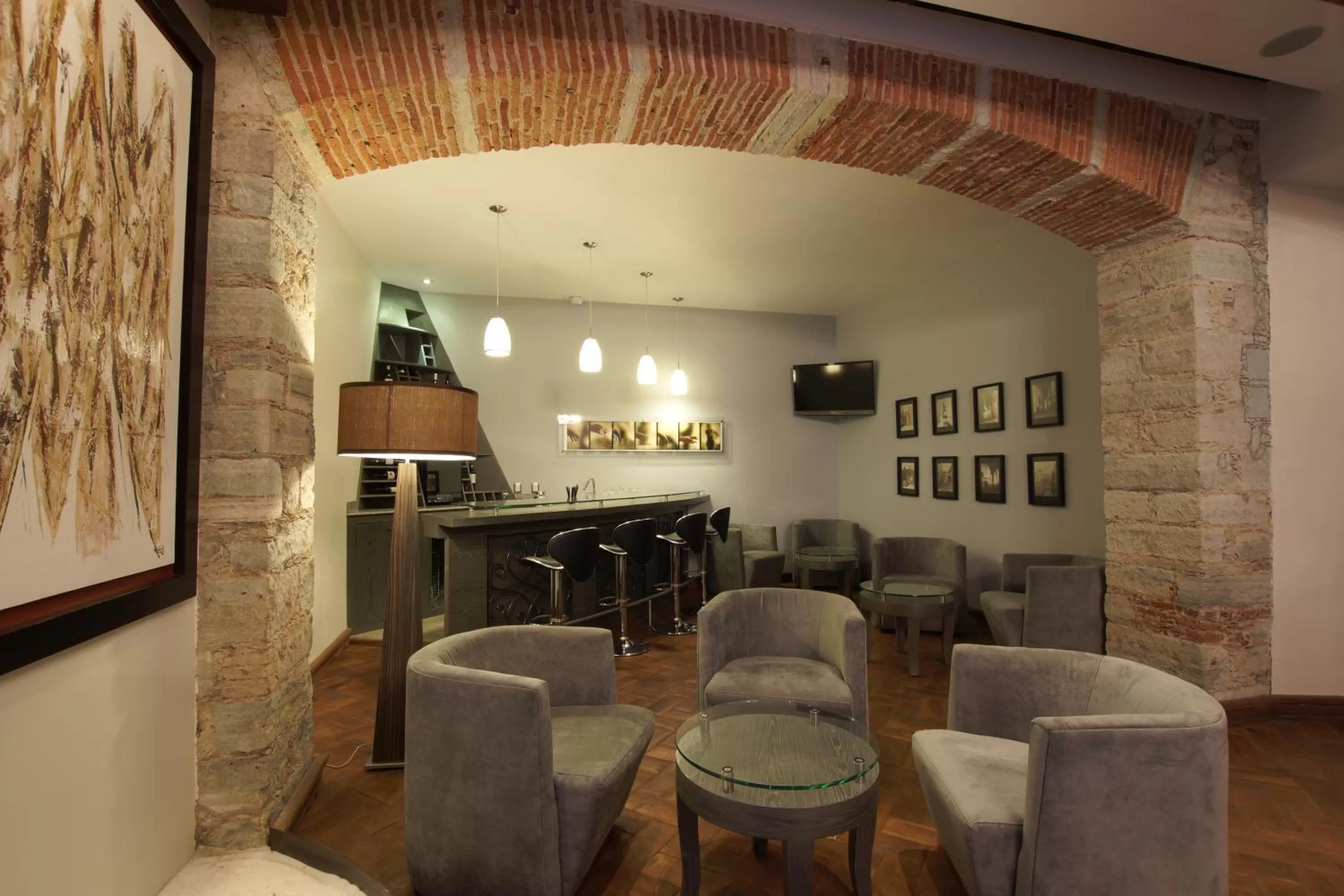 Lounge or bar in 1850 Hotel Boutique