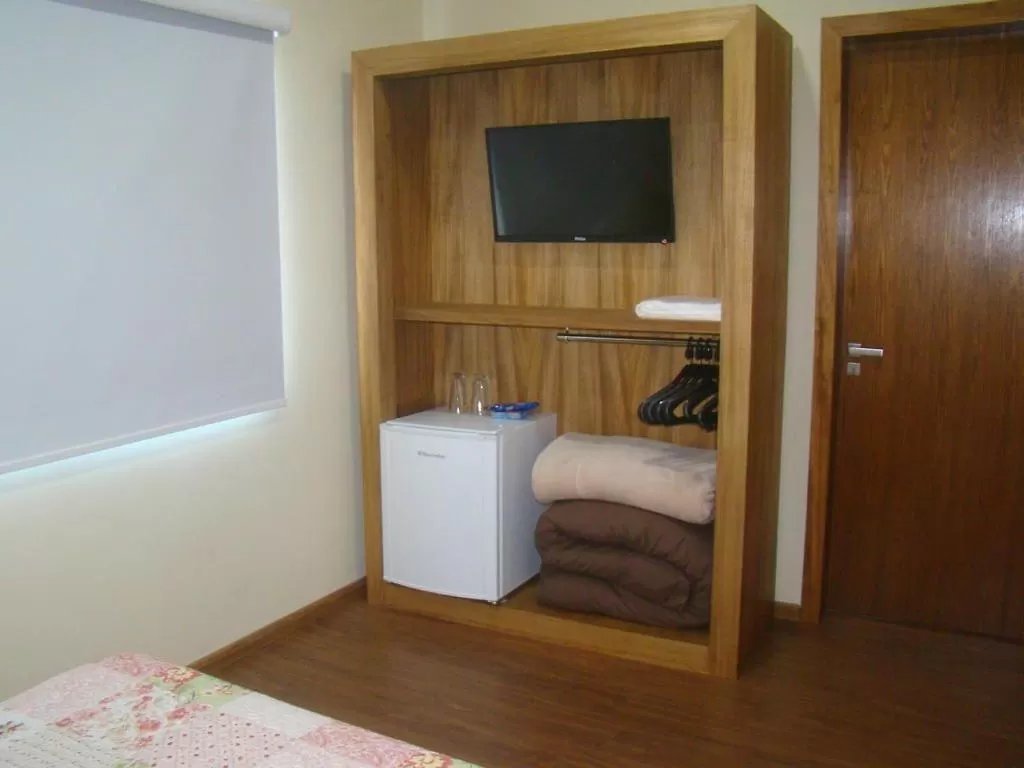 TV/Entertainment Center in La Torre Jaguarão