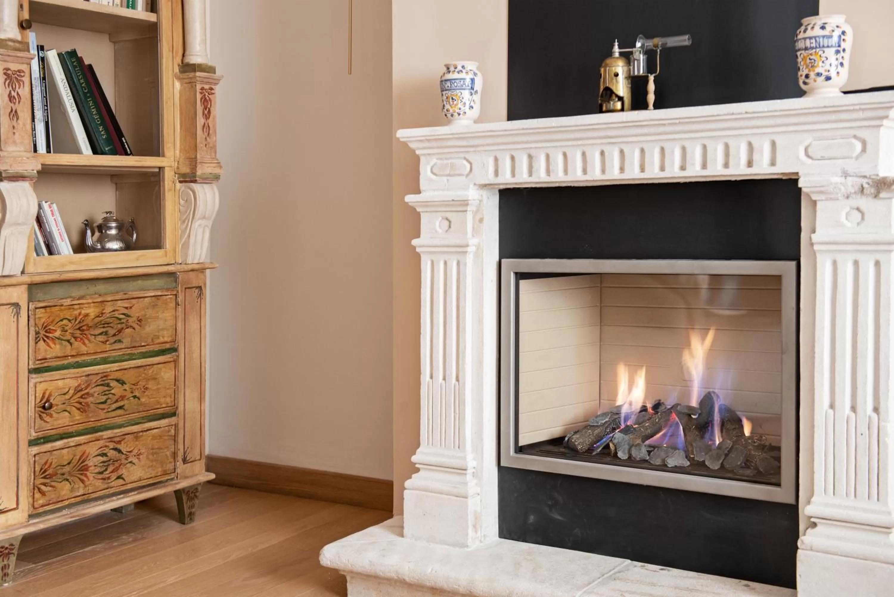fireplace in Dimora Fortebraccio