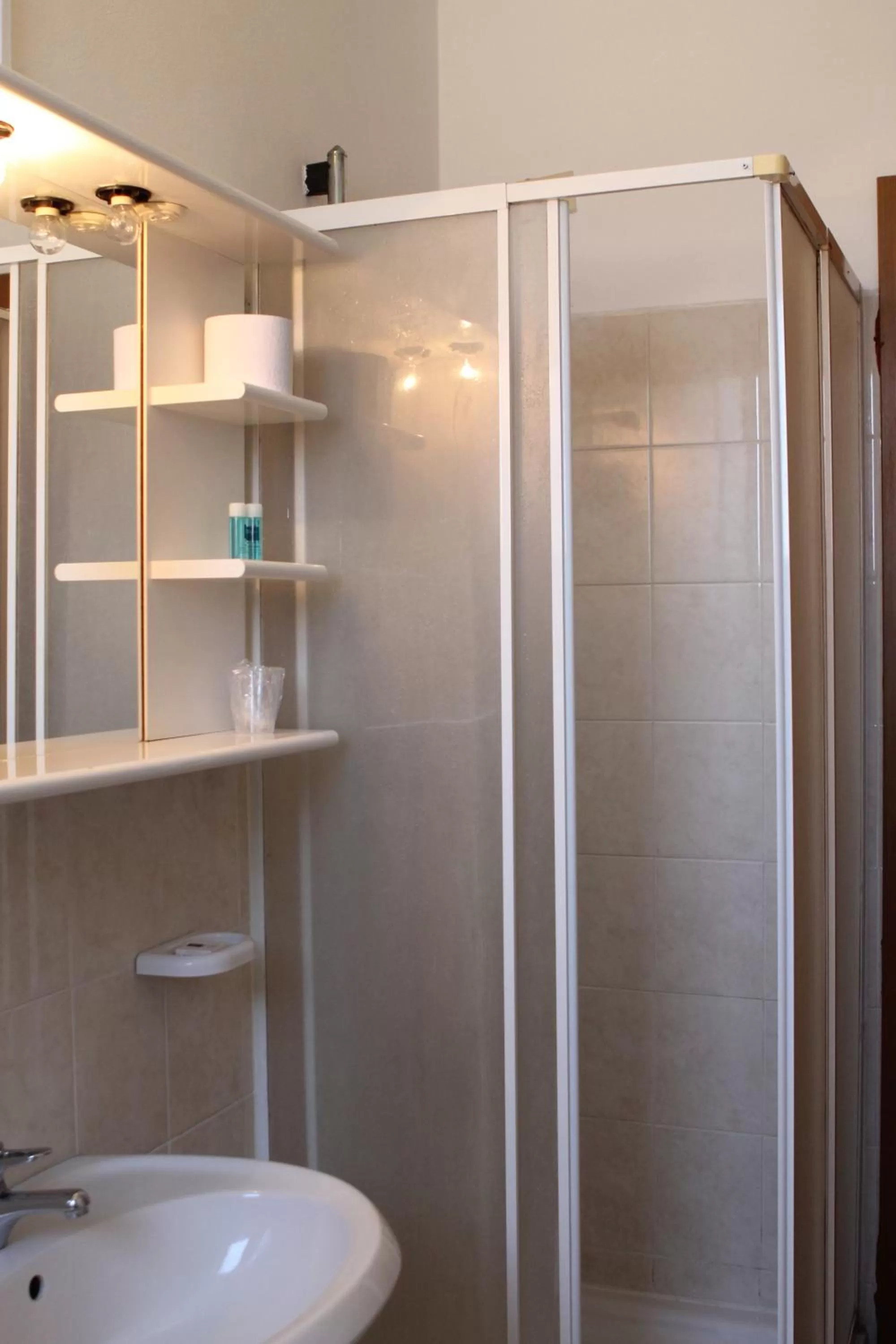 Bathroom in Ascot Lodging