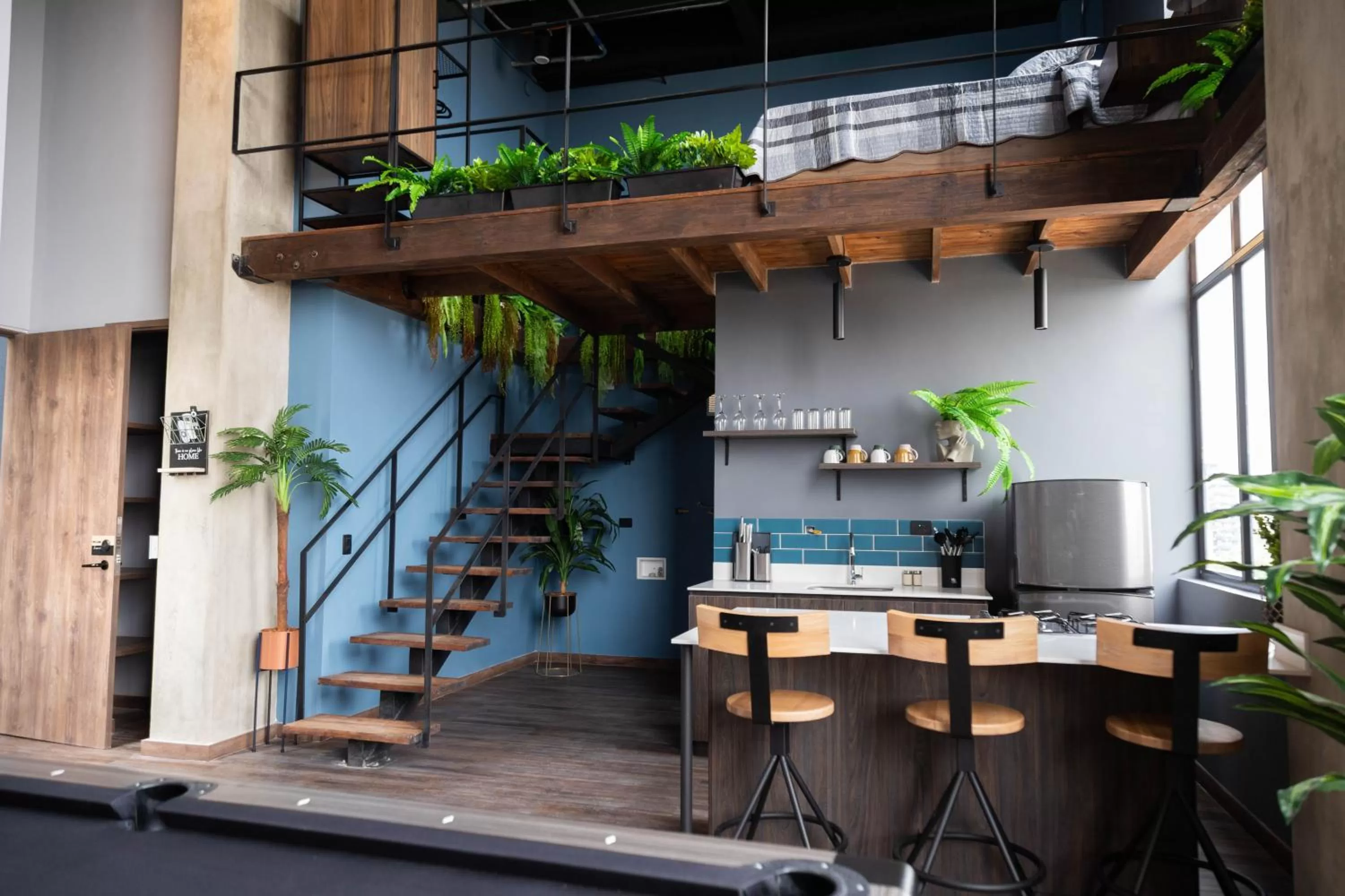 Photo of the whole room in Royal Living Poblado