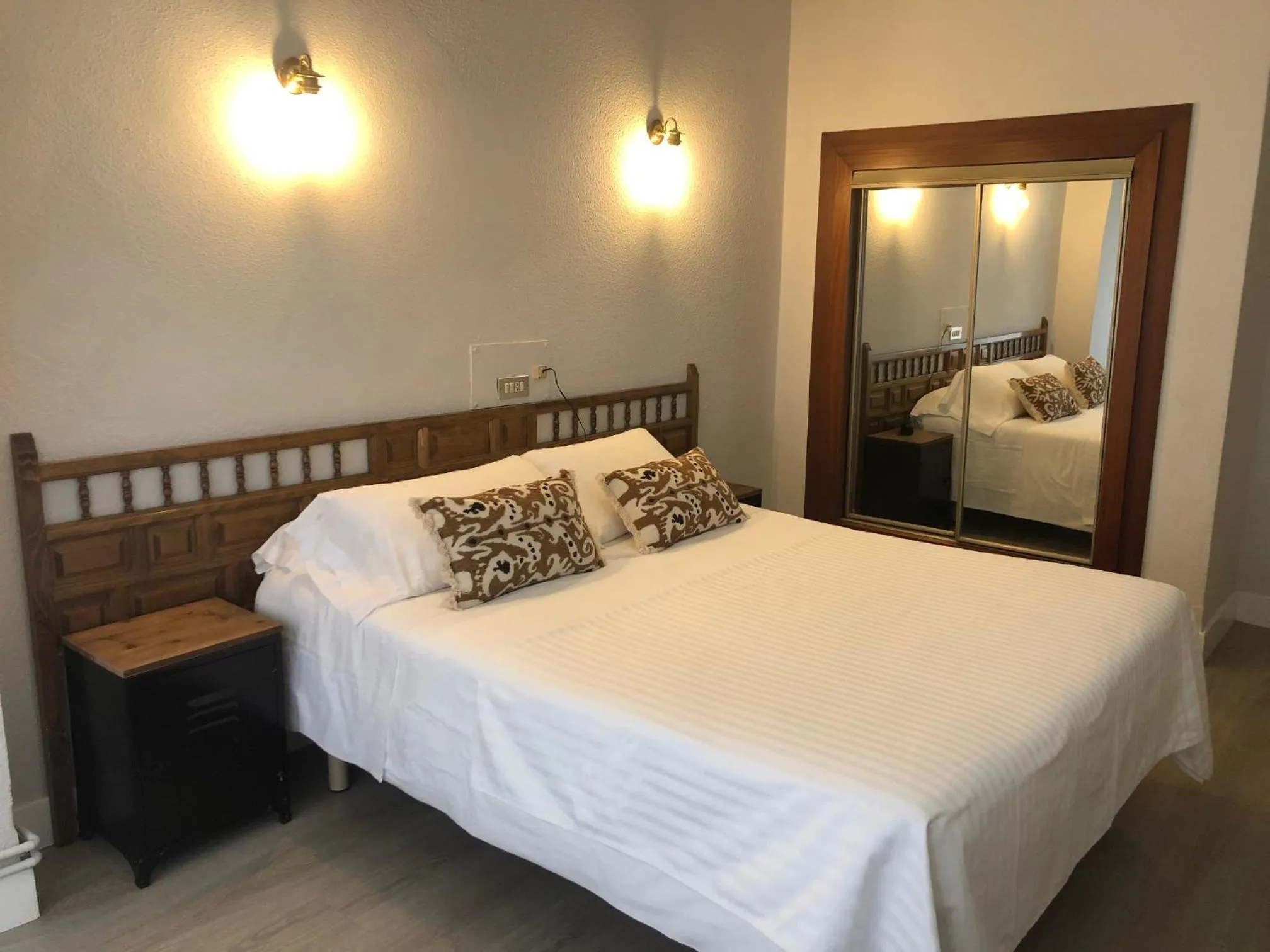 Bedroom, Bed in Hotel Marqués de Santillana