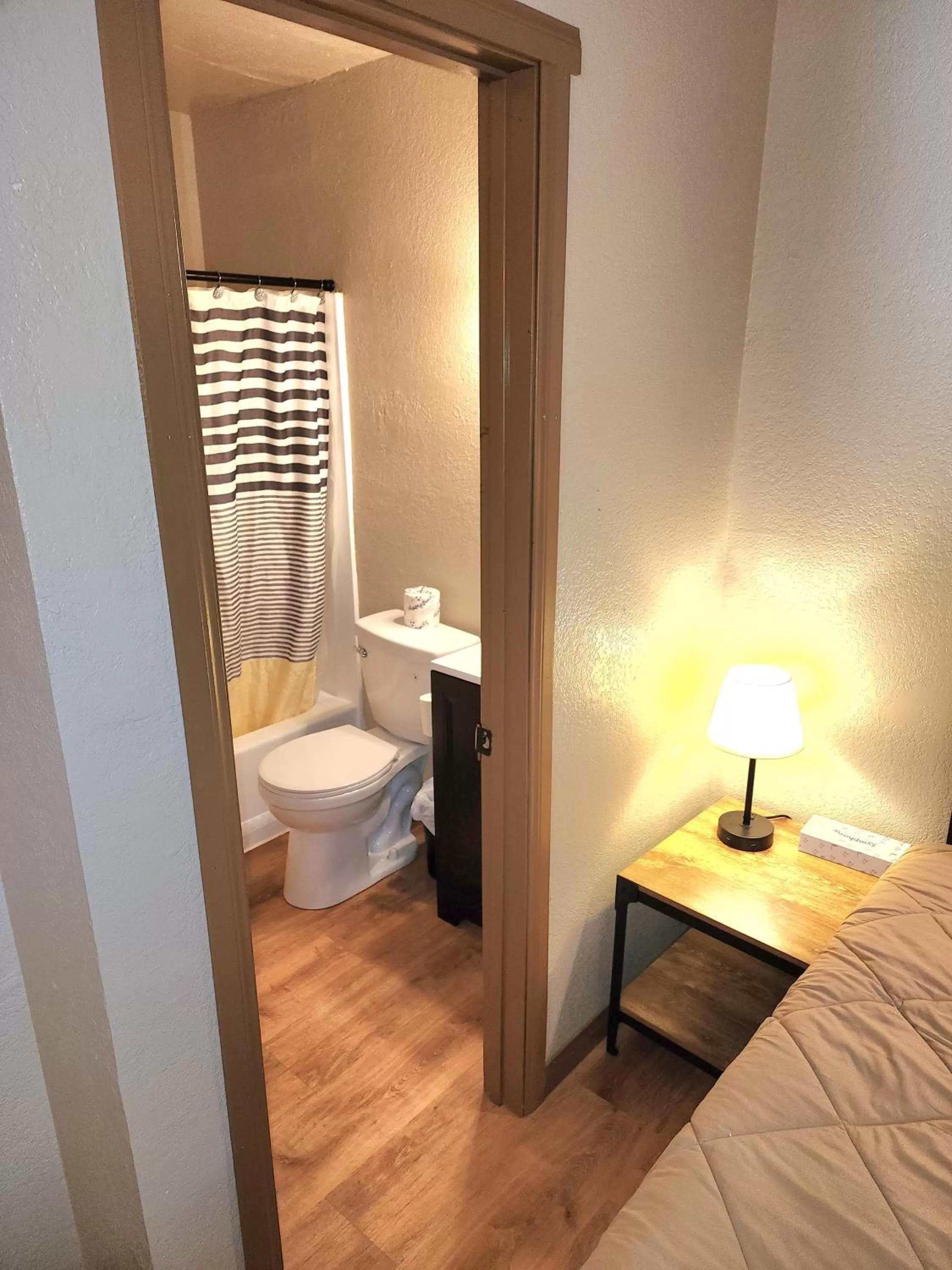 Bathroom, Bed in Black Forest Lodge