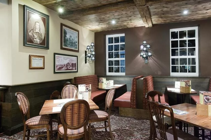 Restaurant/Places to Eat in The Castle Hotel Wetherspoon