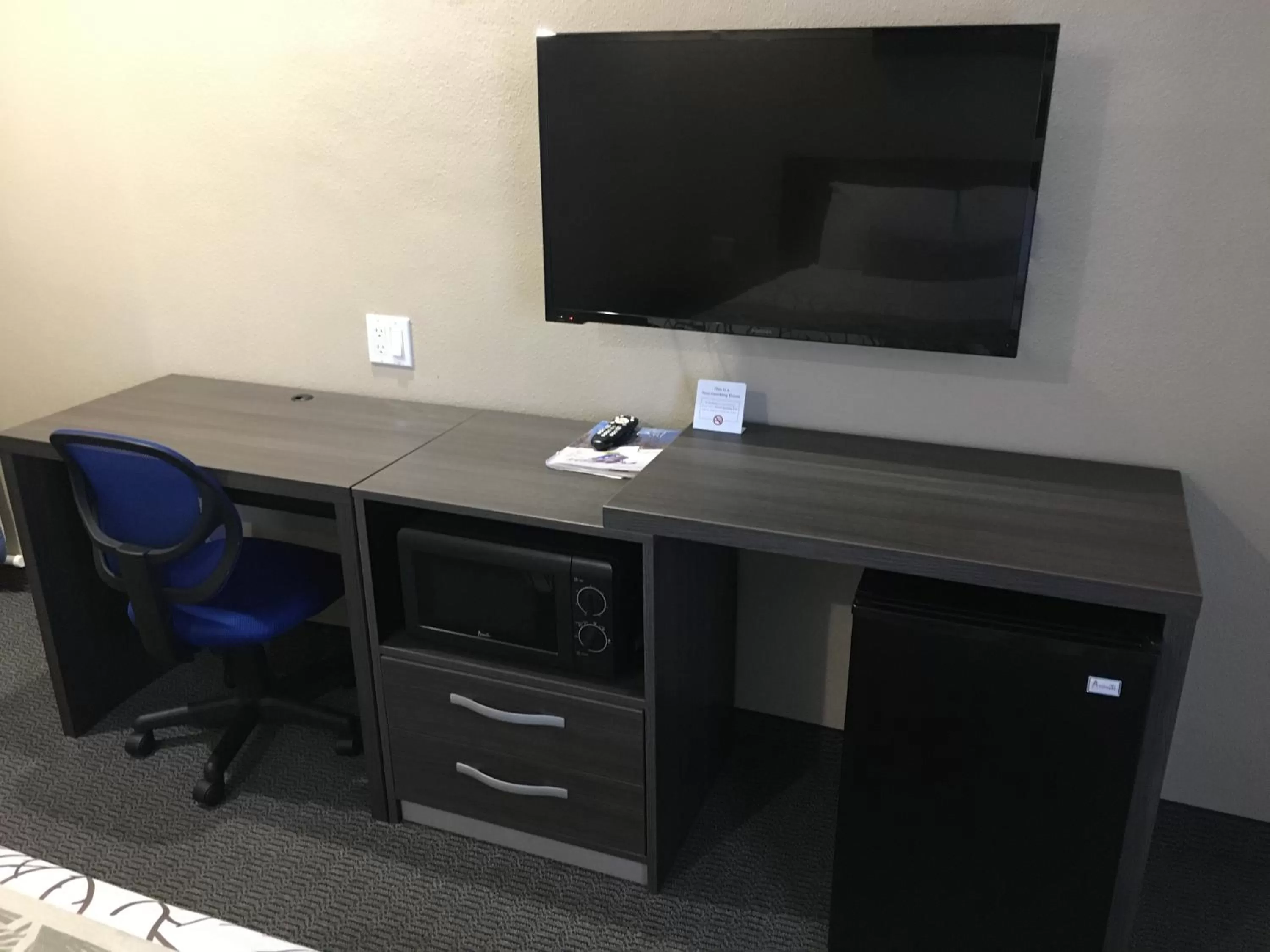 TV and multimedia in Black Jack Inn