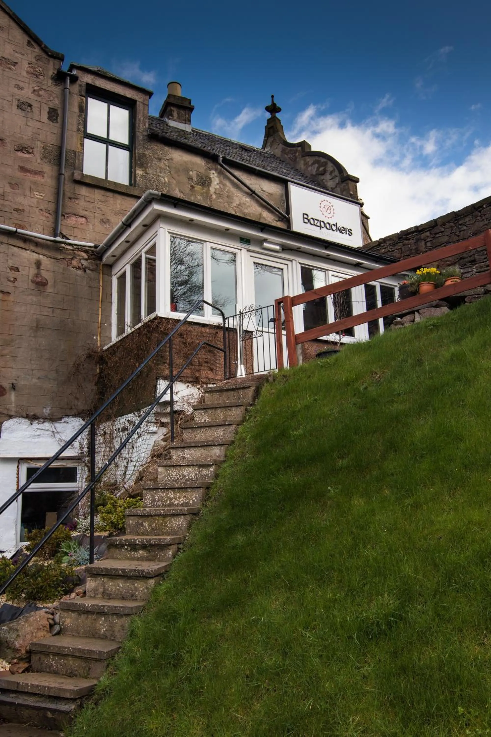 Property building in Bazpackers