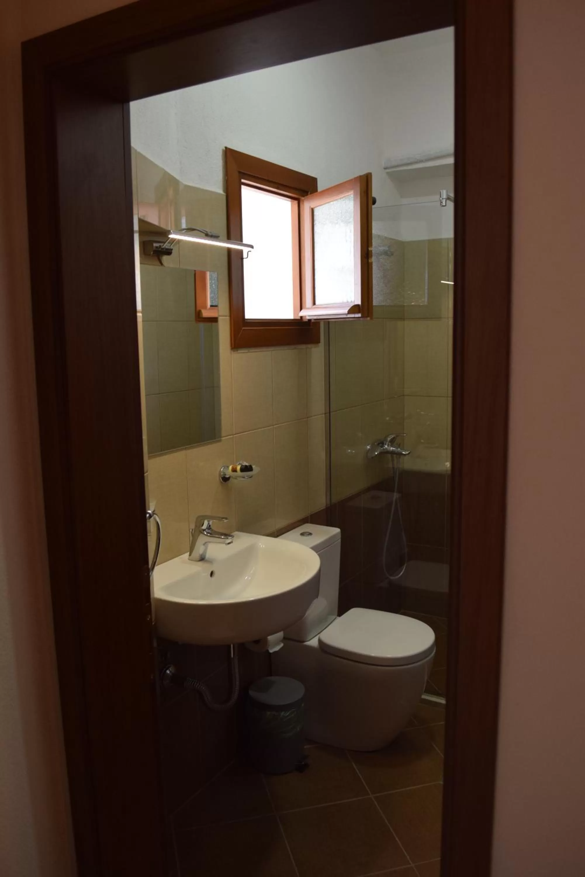 Bathroom in Hotel Gjirokastra