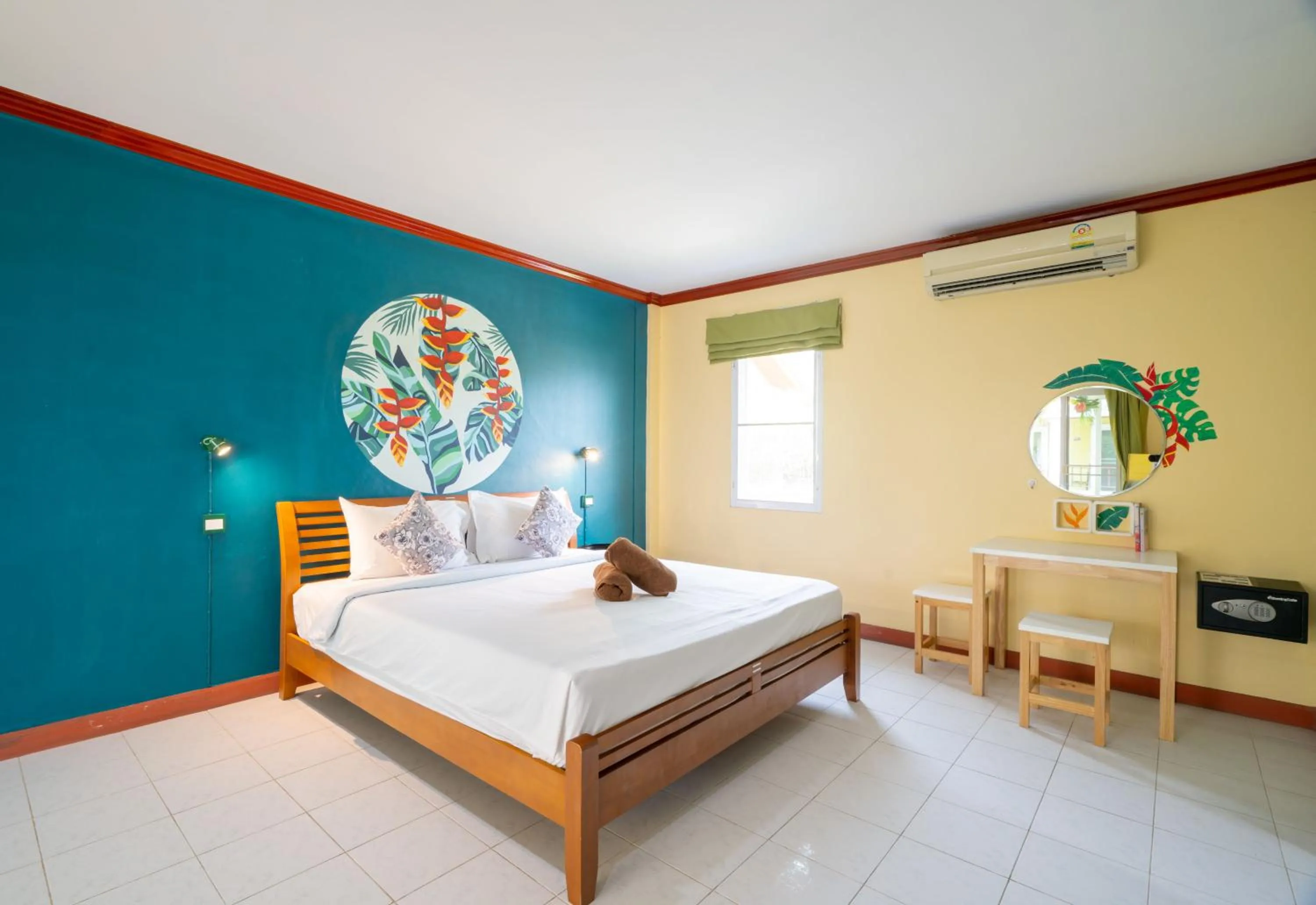 Bedroom, Bed in Lemon House