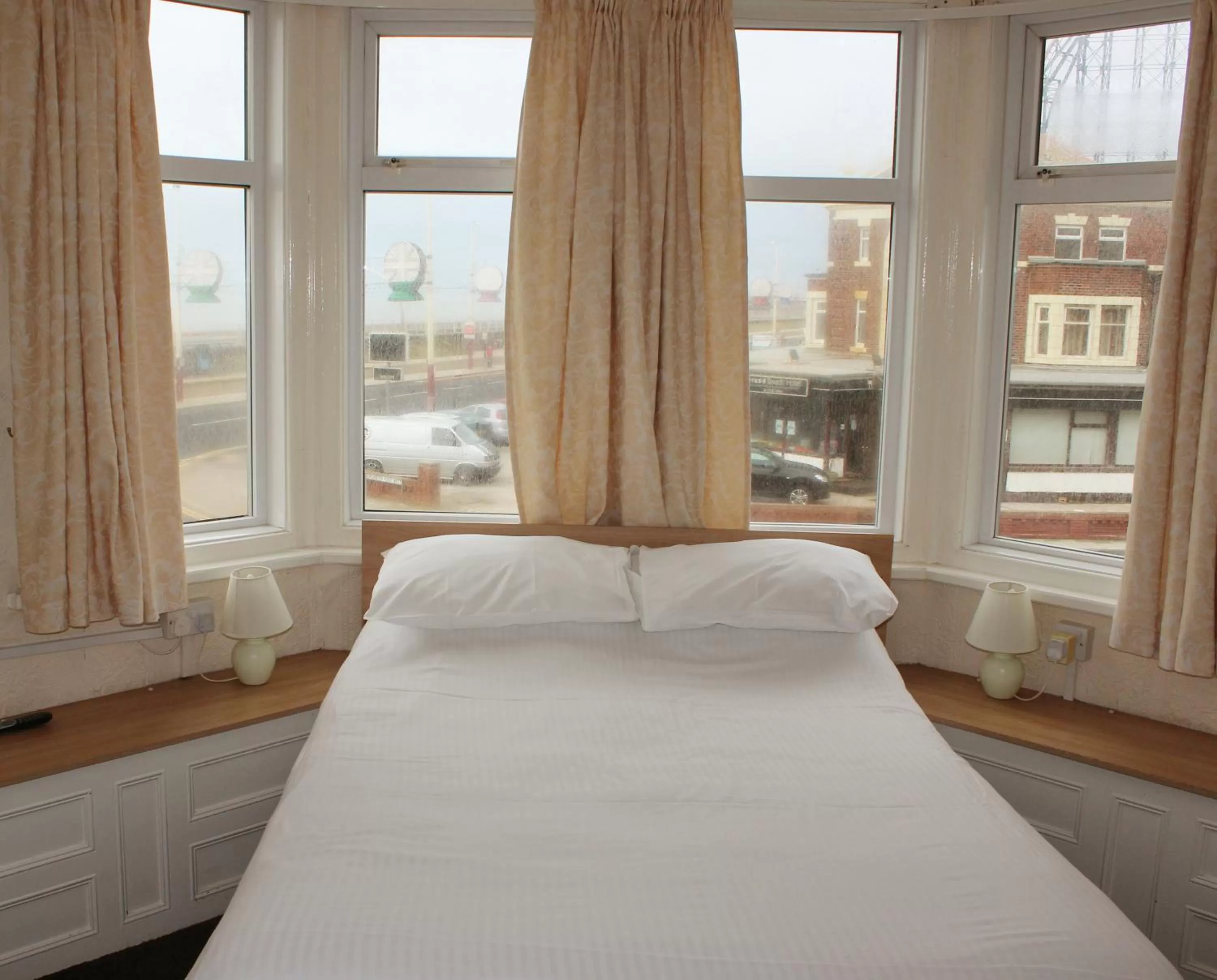 Bed in The Colwyn Hotel - near Pleasure Beach