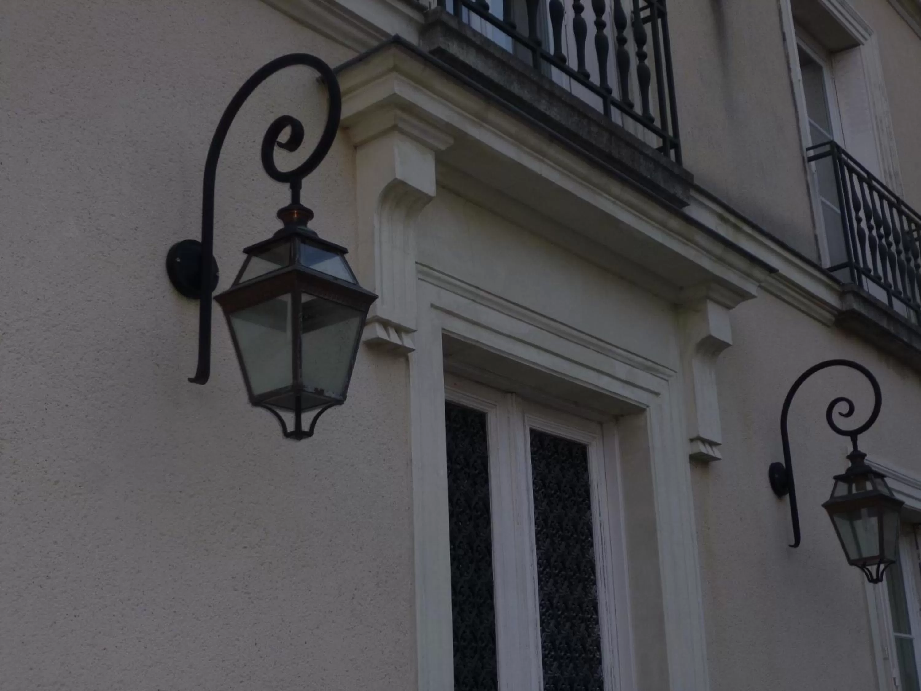 Facade/entrance in Cèdre et Charme