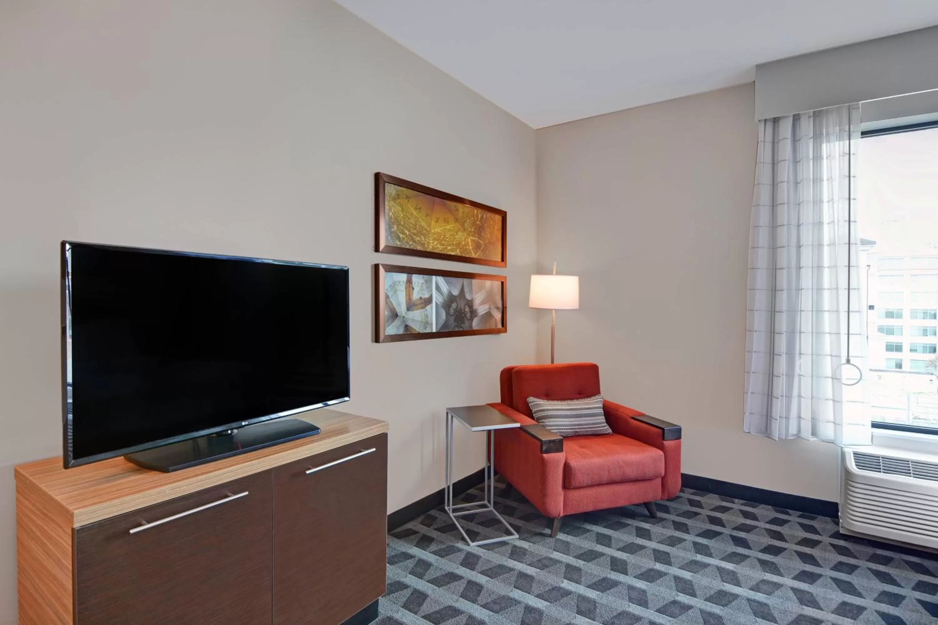Living room in TownePlace Suites by Marriott Indianapolis Downtown
