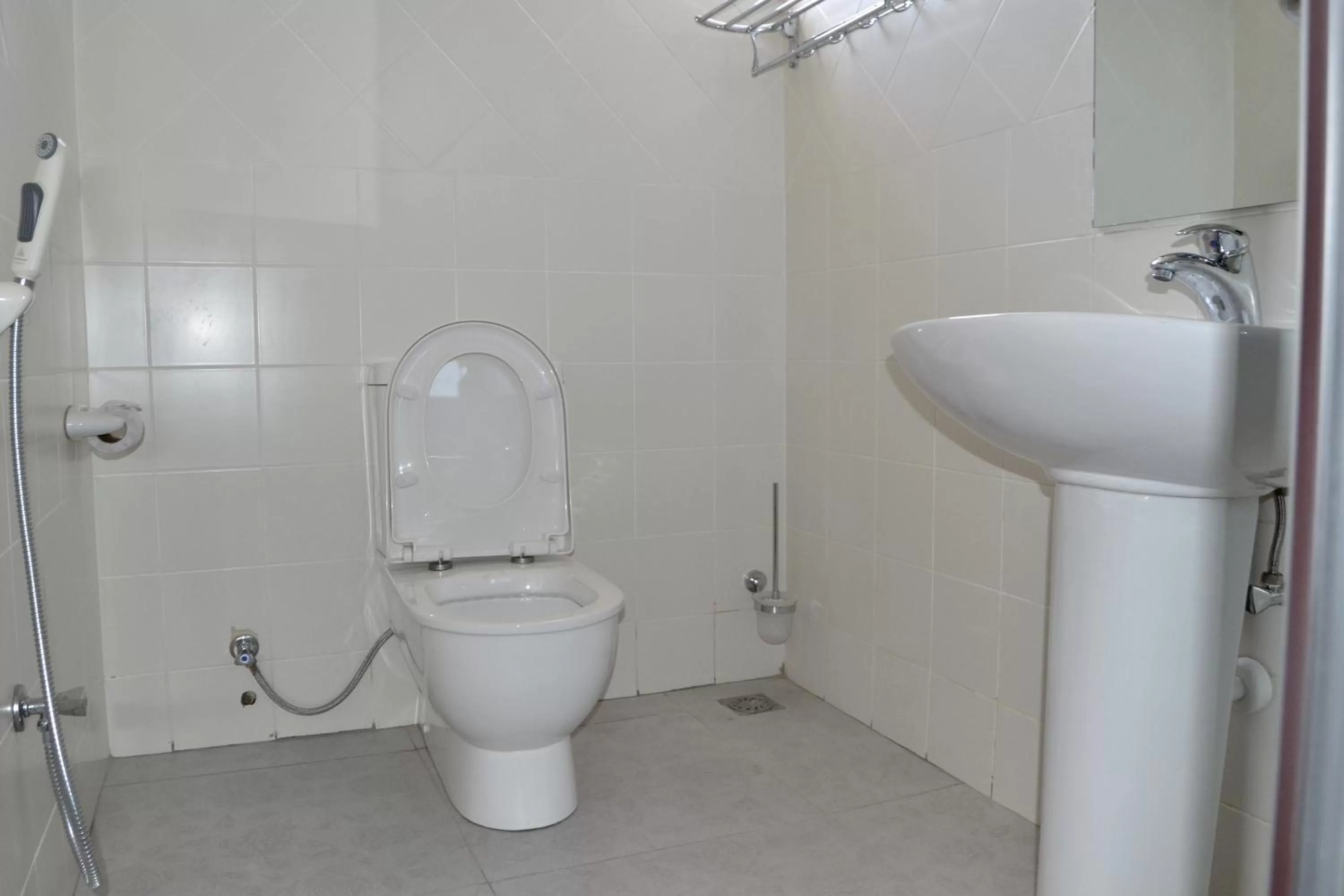 Bathroom in Lantana Hotel