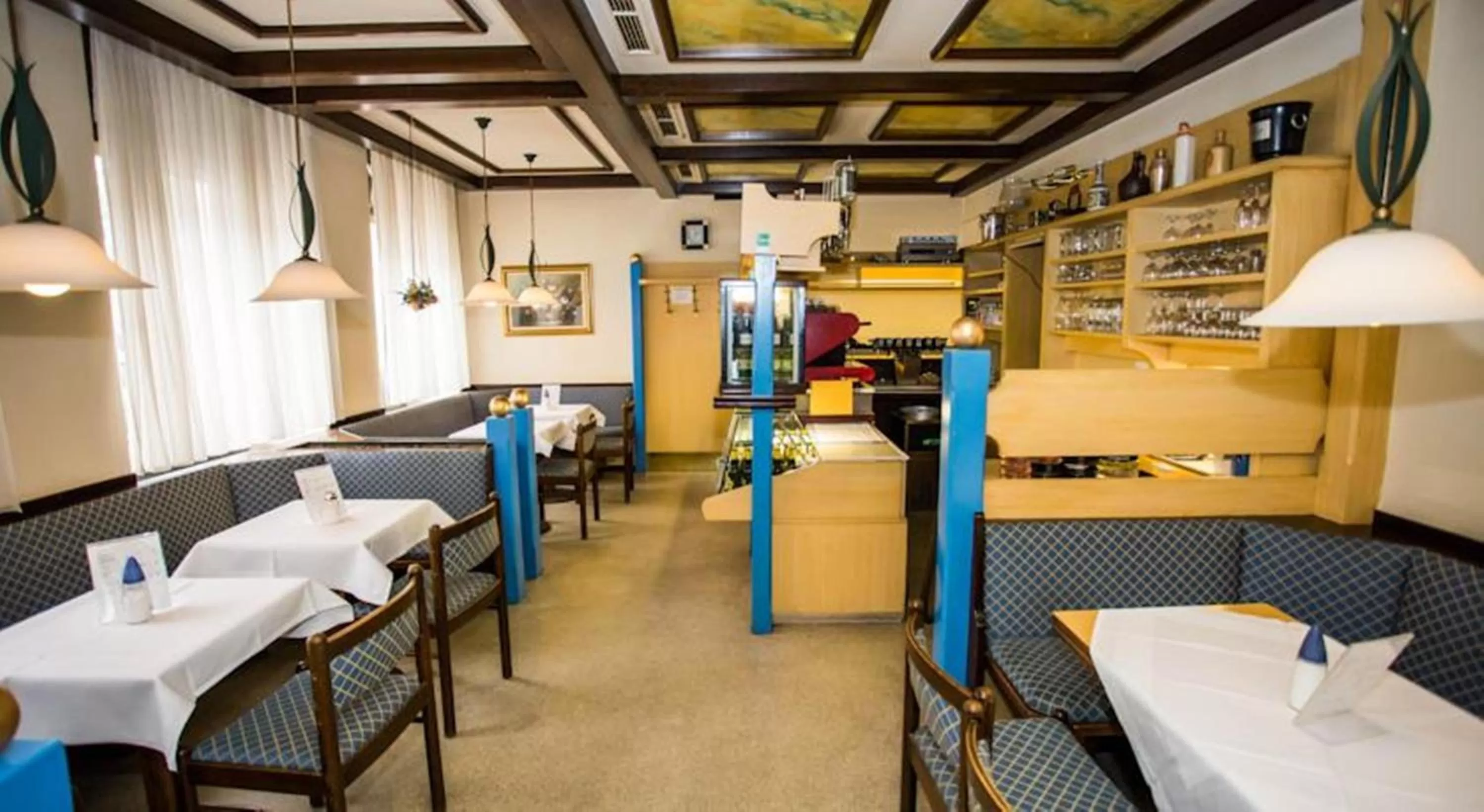 Restaurant/places to eat in Hotel Hadrigan