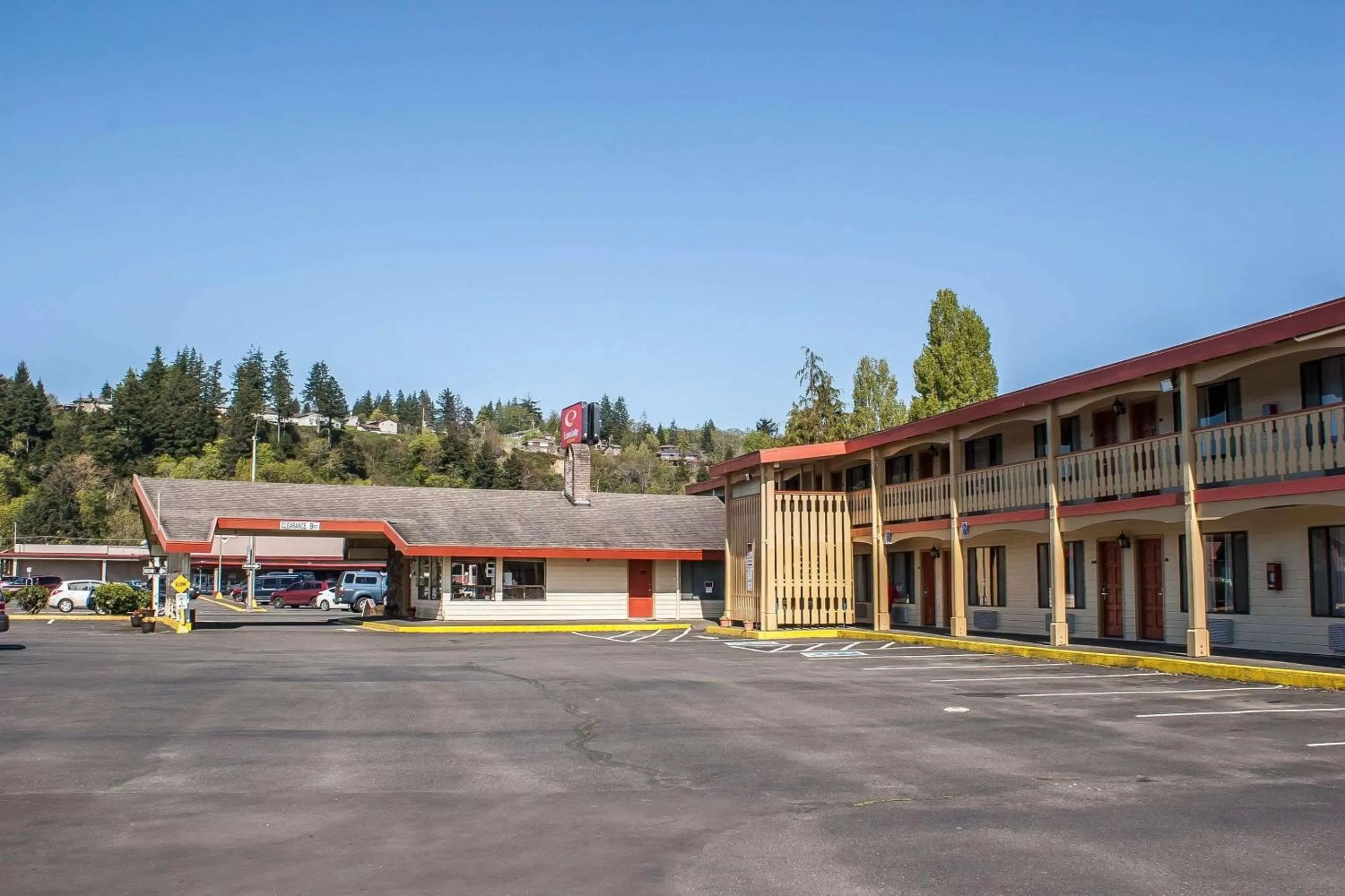 Property building in Econo Lodge Inn & Suites Hoquiam