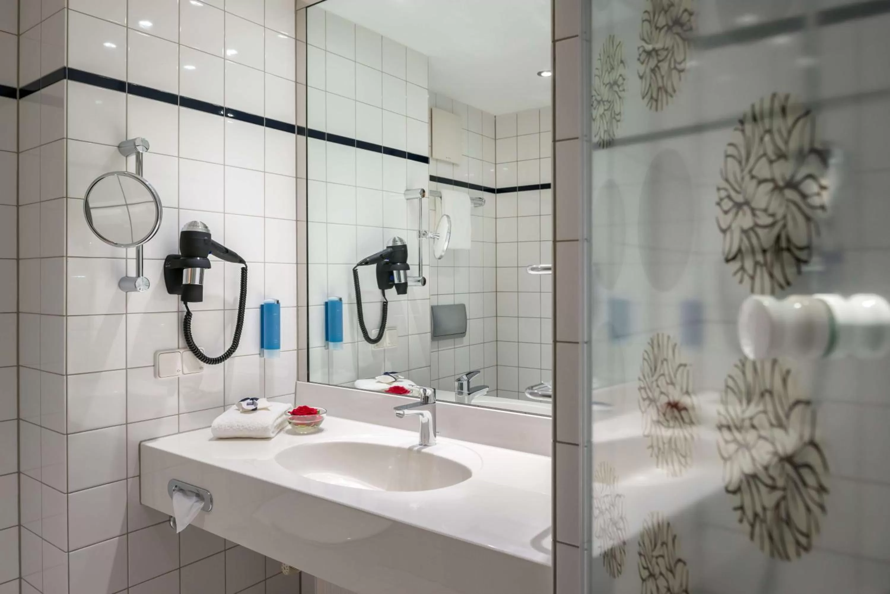 Bathroom in Dorint Kongresshotel Düsseldorf/Neuss