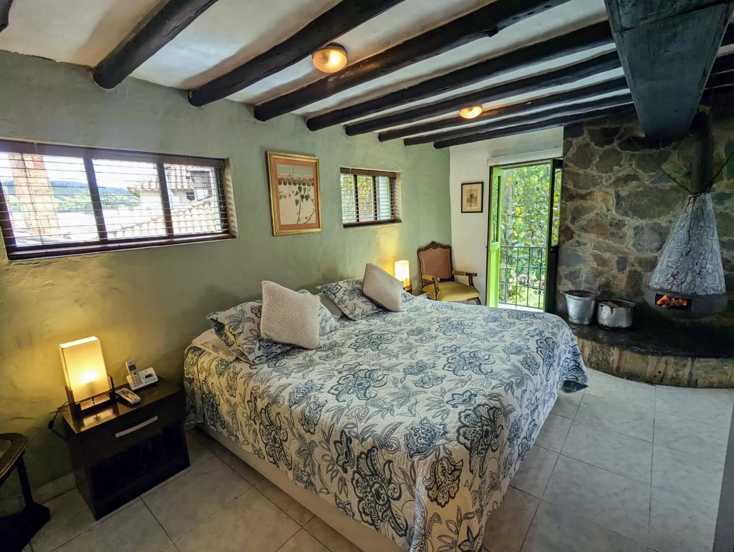 Deluxe Double Room with Bath in Posada Cafe La Huerta Deluxe Double Room with Bath in Posada Cafe La Huerta