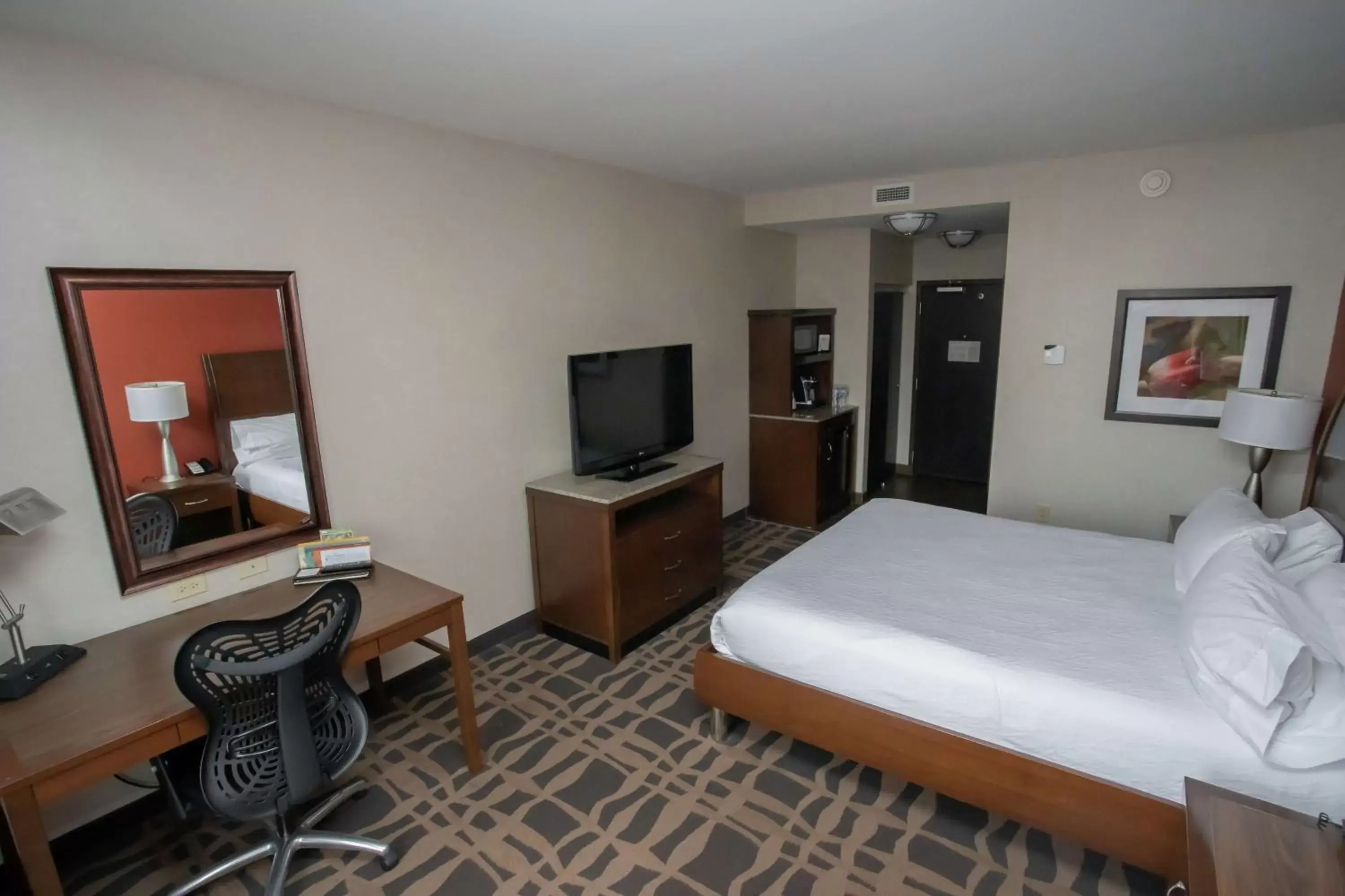 King Room - Hearing Access in Hilton Garden Inn Dayton South - Austin Landing King Room - Hearing Access in Hilton Garden Inn Dayton South - Austin Landing