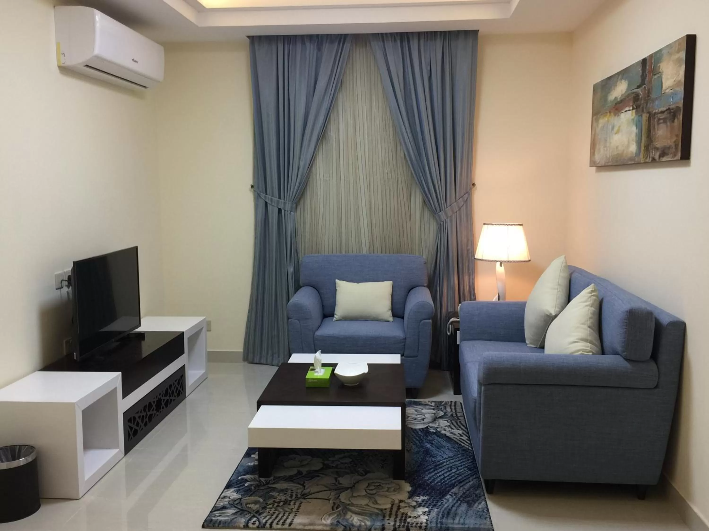 Seating Area in Arjaan Altakhassusi Hotel Suites