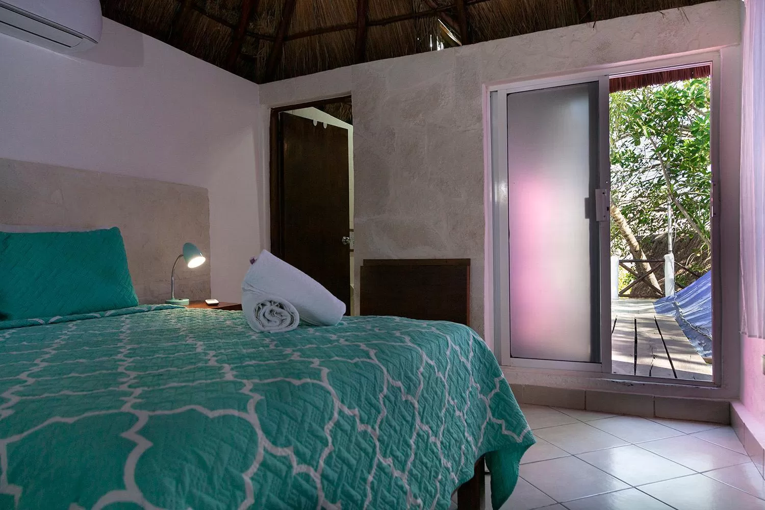 Bed in Hotel Amar Inn