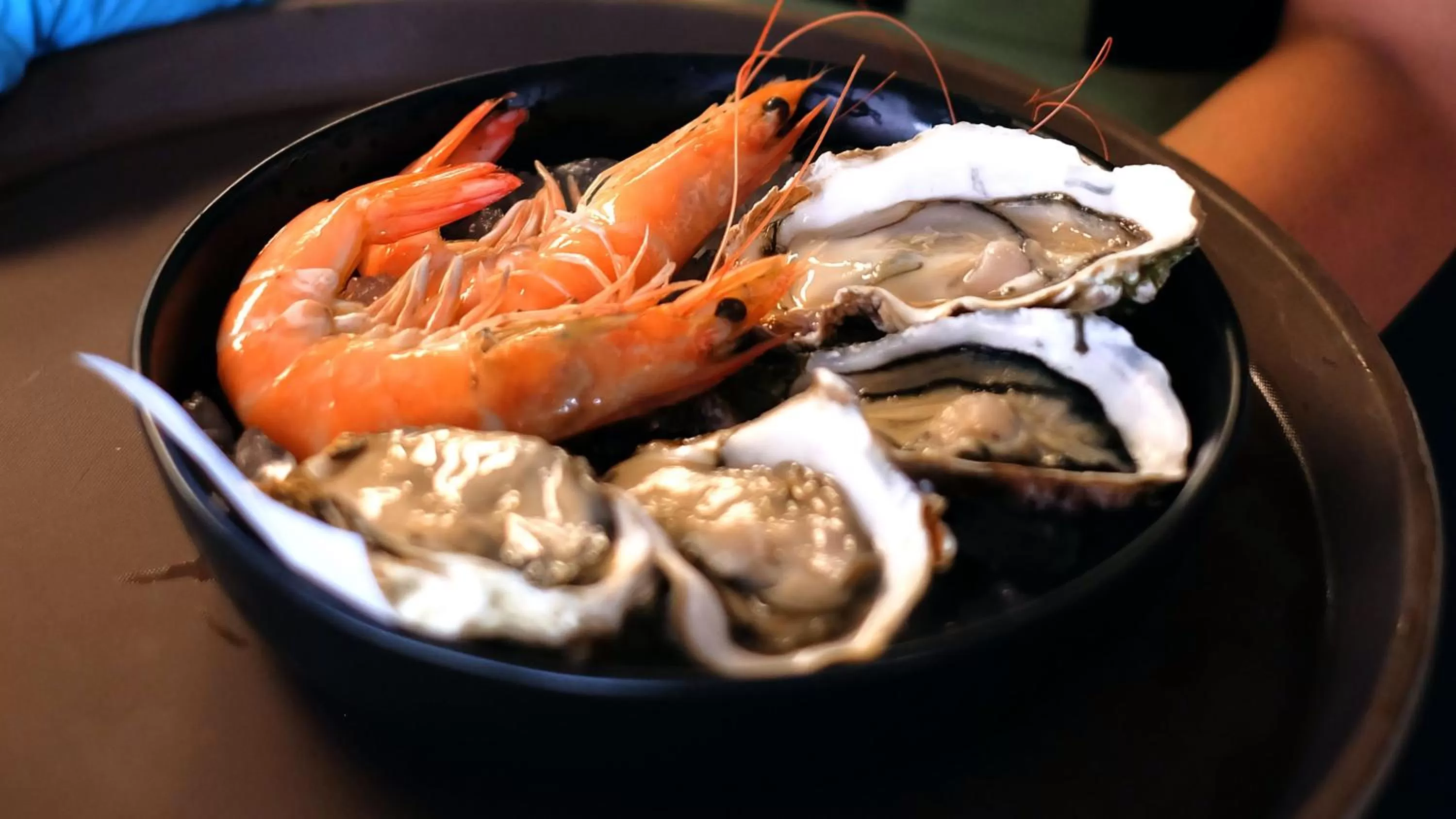 Restaurant/places to eat in Holiday Inn Bangkok Sukhumvit by IHG