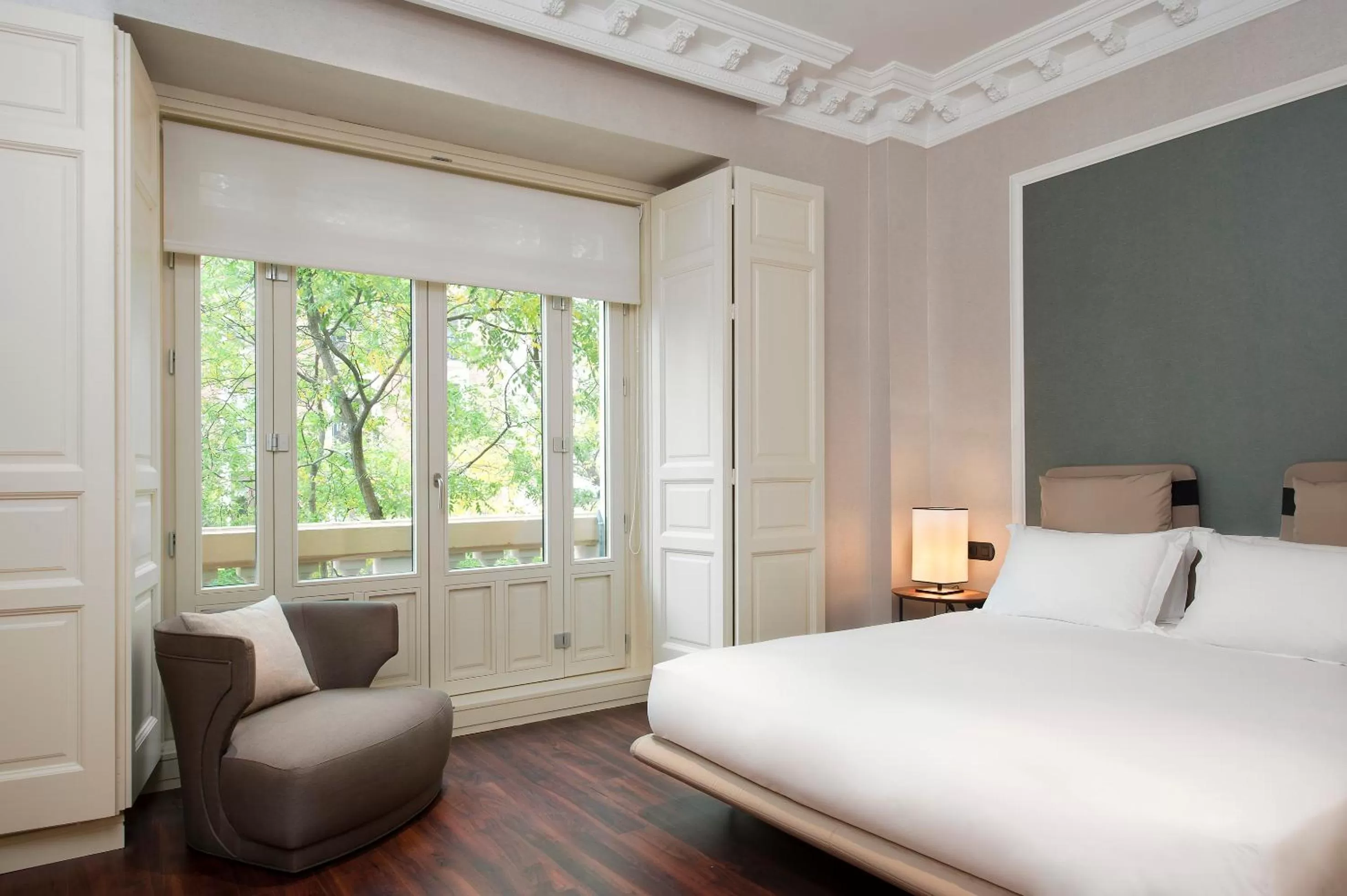 TV and multimedia, Bed in Hotel Sardinero Madrid