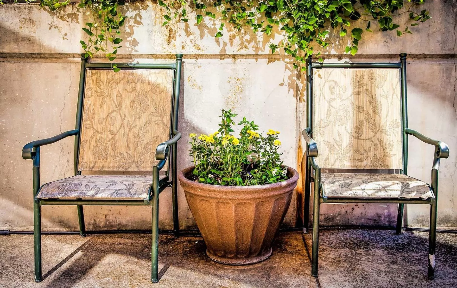 Decorative detail in Stratford Inn
