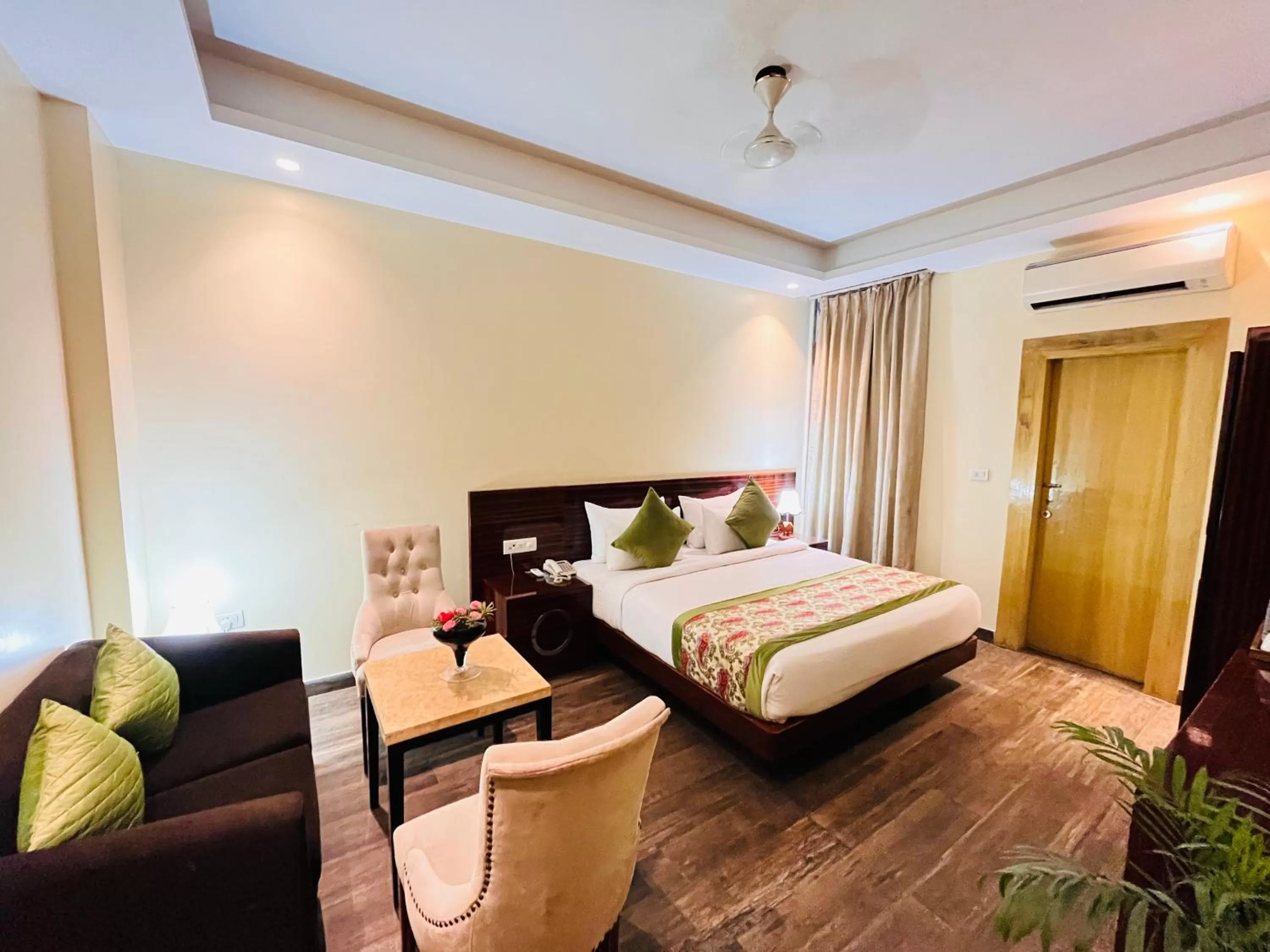 Bed in Hotel Banz near Delhi Airport